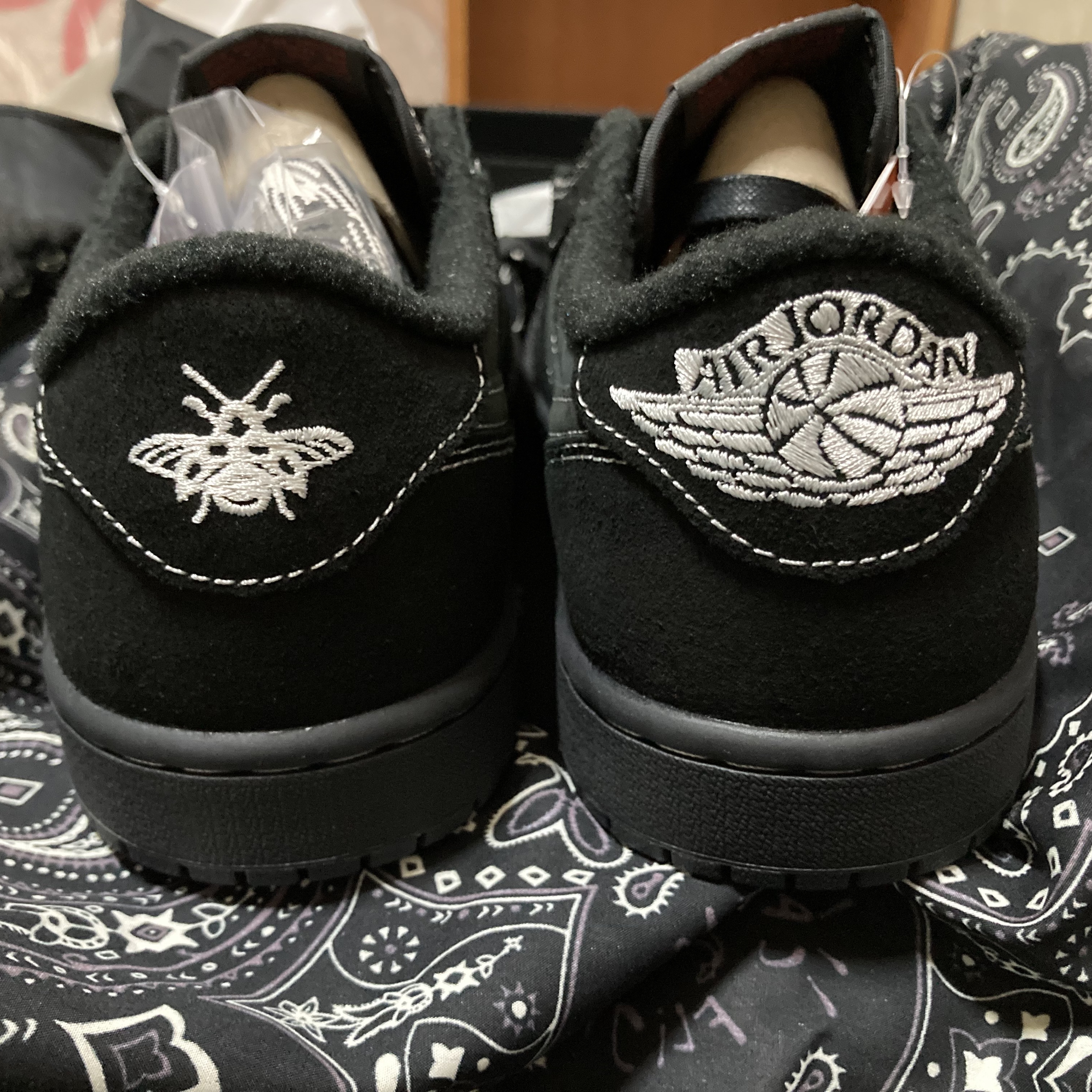 Jordan 1 x Travis Scott Retro Low OG SP Black Phantom 착용 스타일