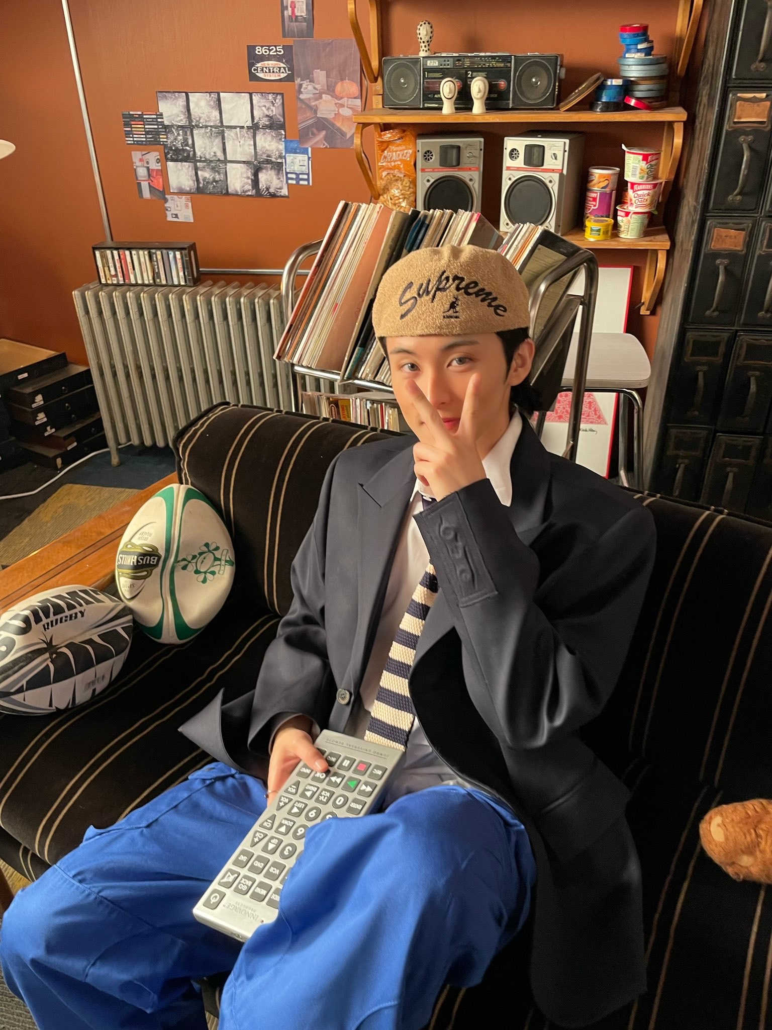 Supreme x Kangol Bermuda 504 Hat Tan - 21SS 착용 스타일