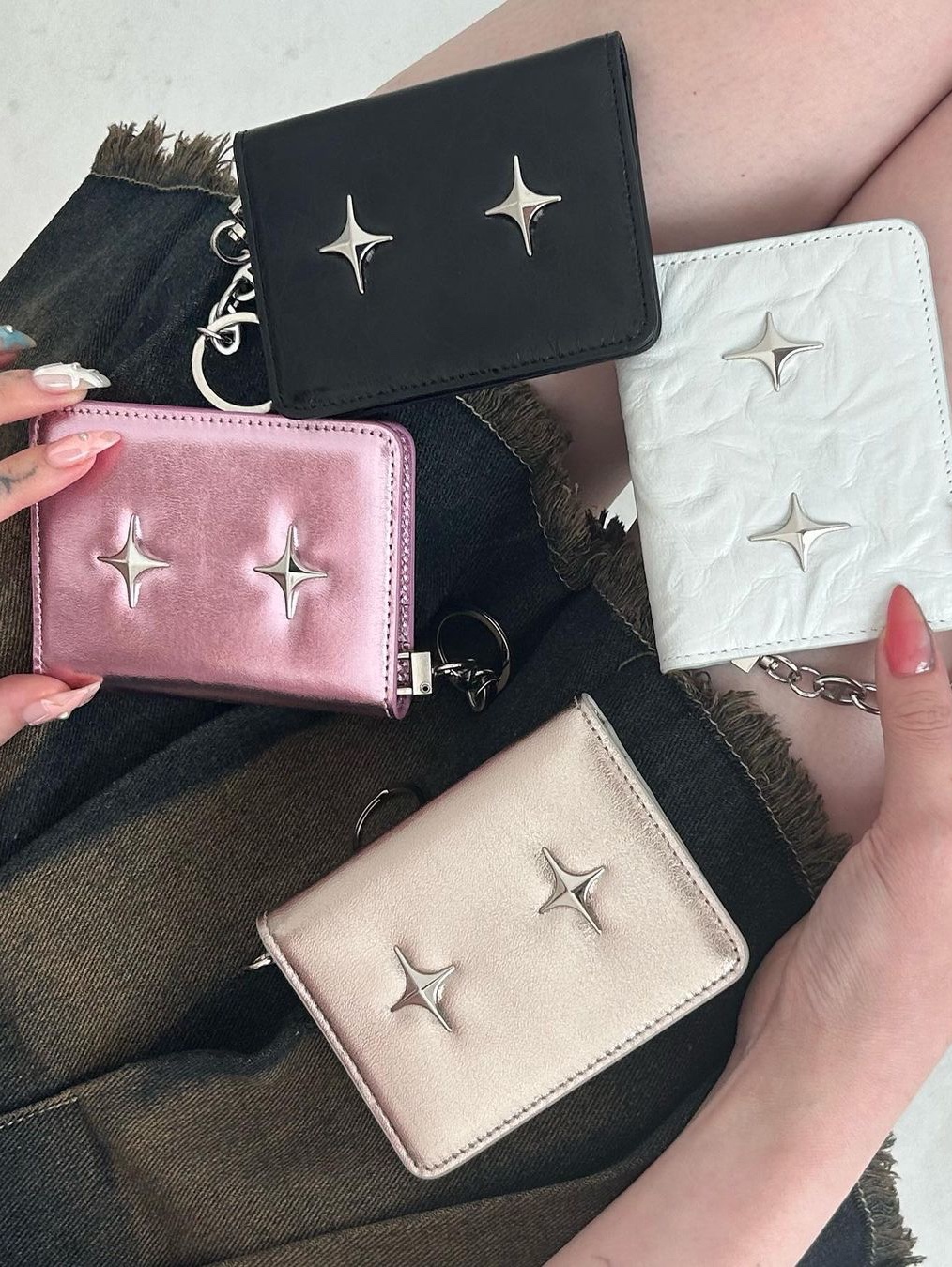 For Appeal Sparkle Star Card Wallet Black, For Appeal Sparkle Star Card Wallet Pure Silver 착용 스타일