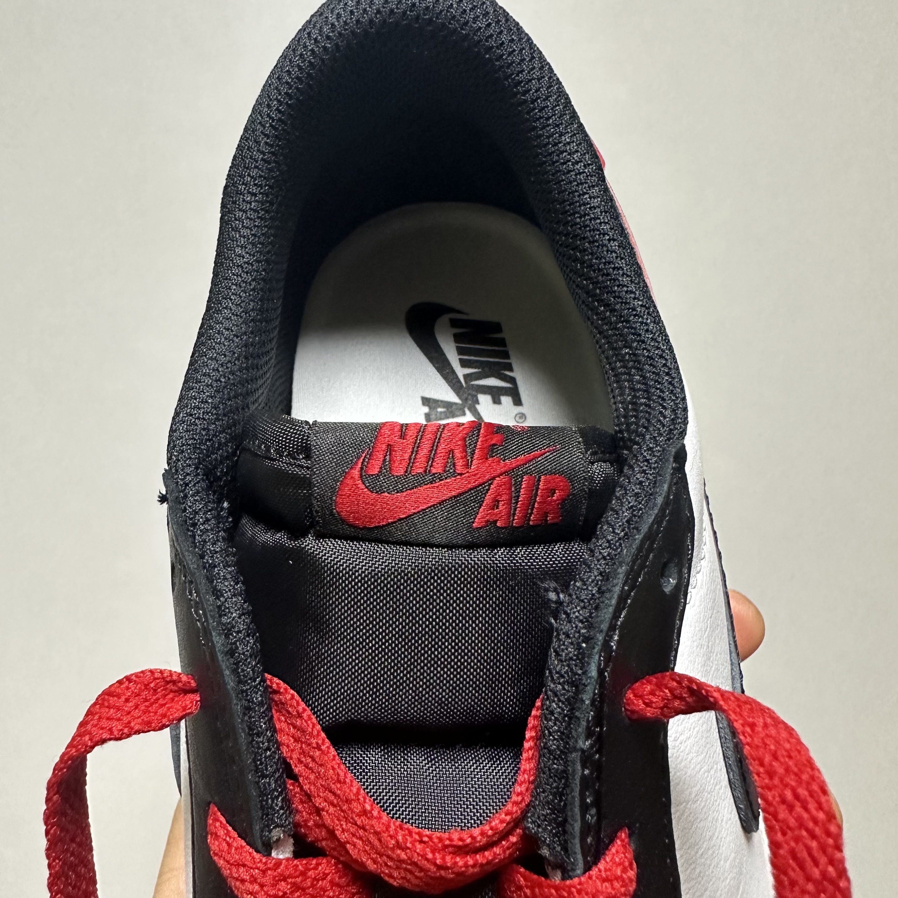 Jordan 1 Retro Low OG Black Toe 착용 스타일 - 3
