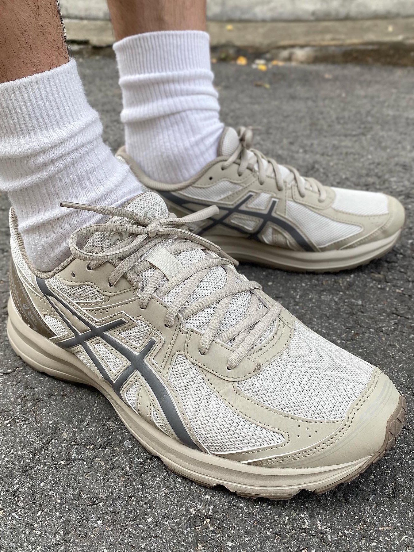 Asics Jog 100 S SMU Light Grey - 2E Wide 착용 스타일 - 3