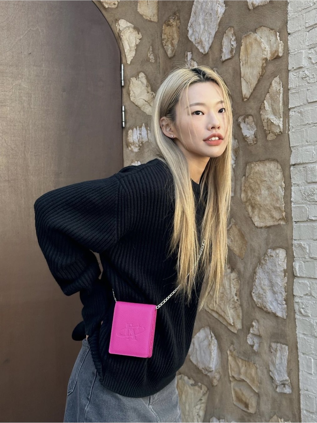 For Appeal Cigarette Wallet Bag Pink, For Appeal Cigarette Wallet Bag Silver 착용 스타일
