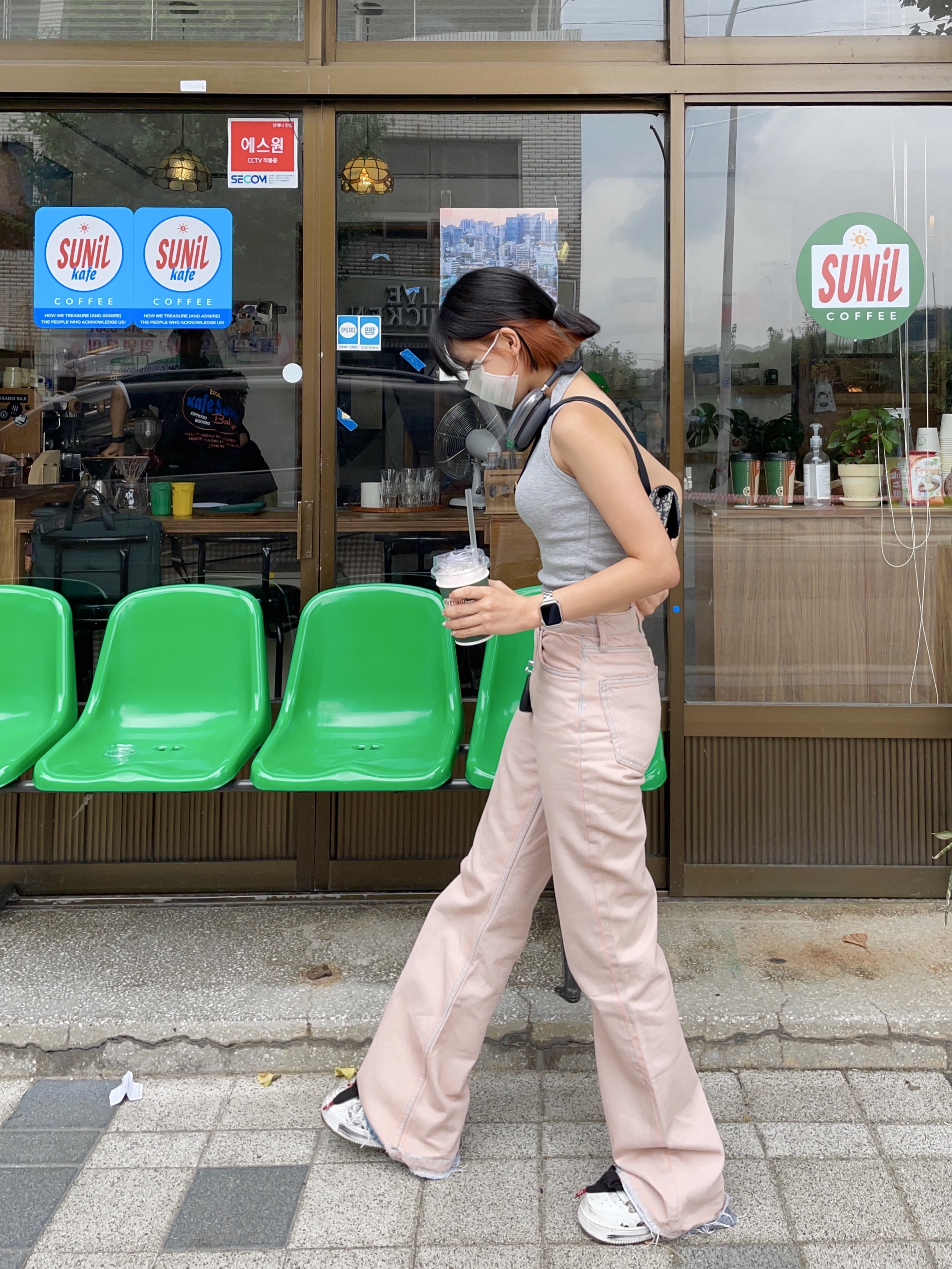 Nike x Peaceminusone Air Force 1 Low Para-Noise 2.0, Dior Saddle Belt Pouch Blue Dior Oblique Jacquard 착용 스타일 - 1
