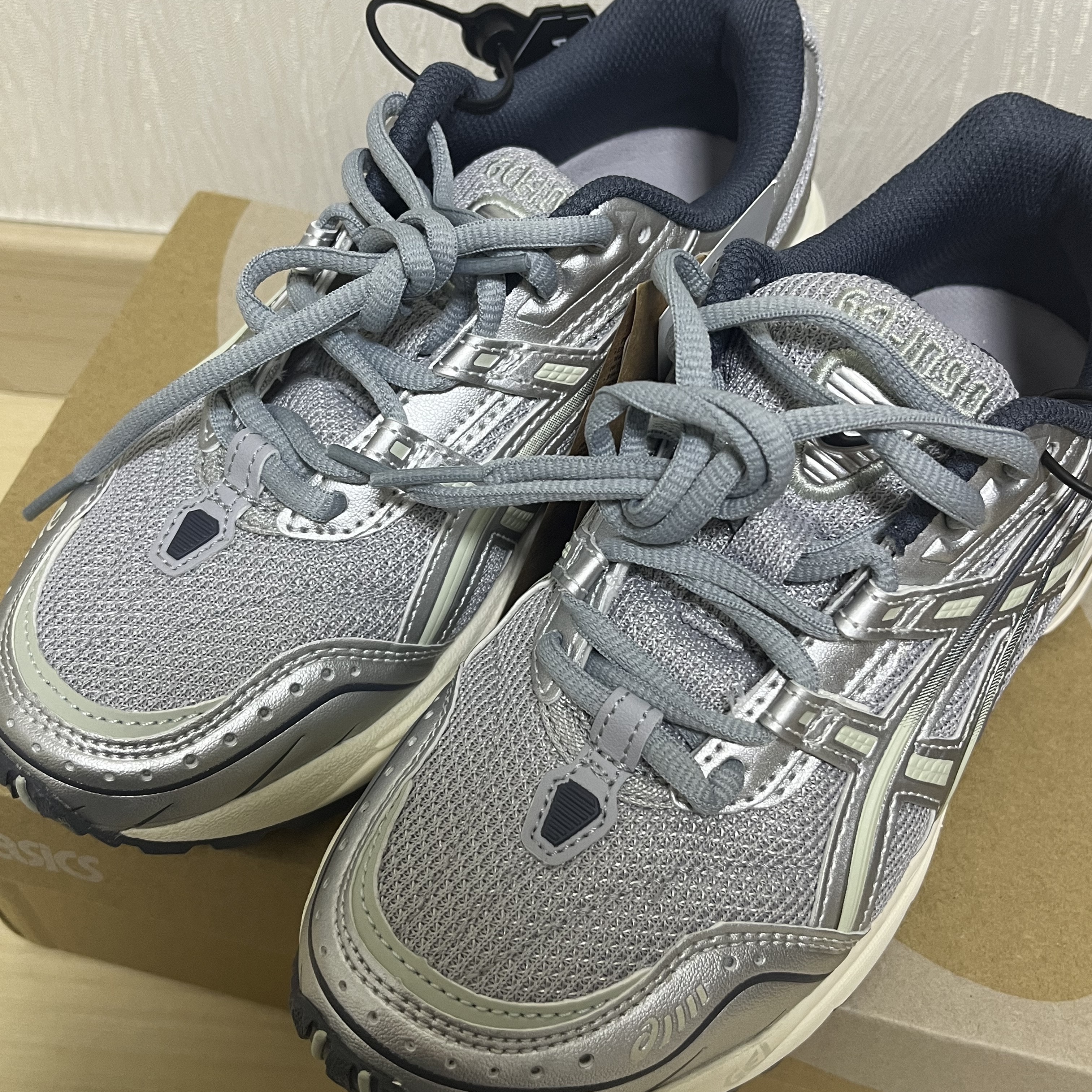 Asics Gel-1090 Piedmont Grey 착용 스타일