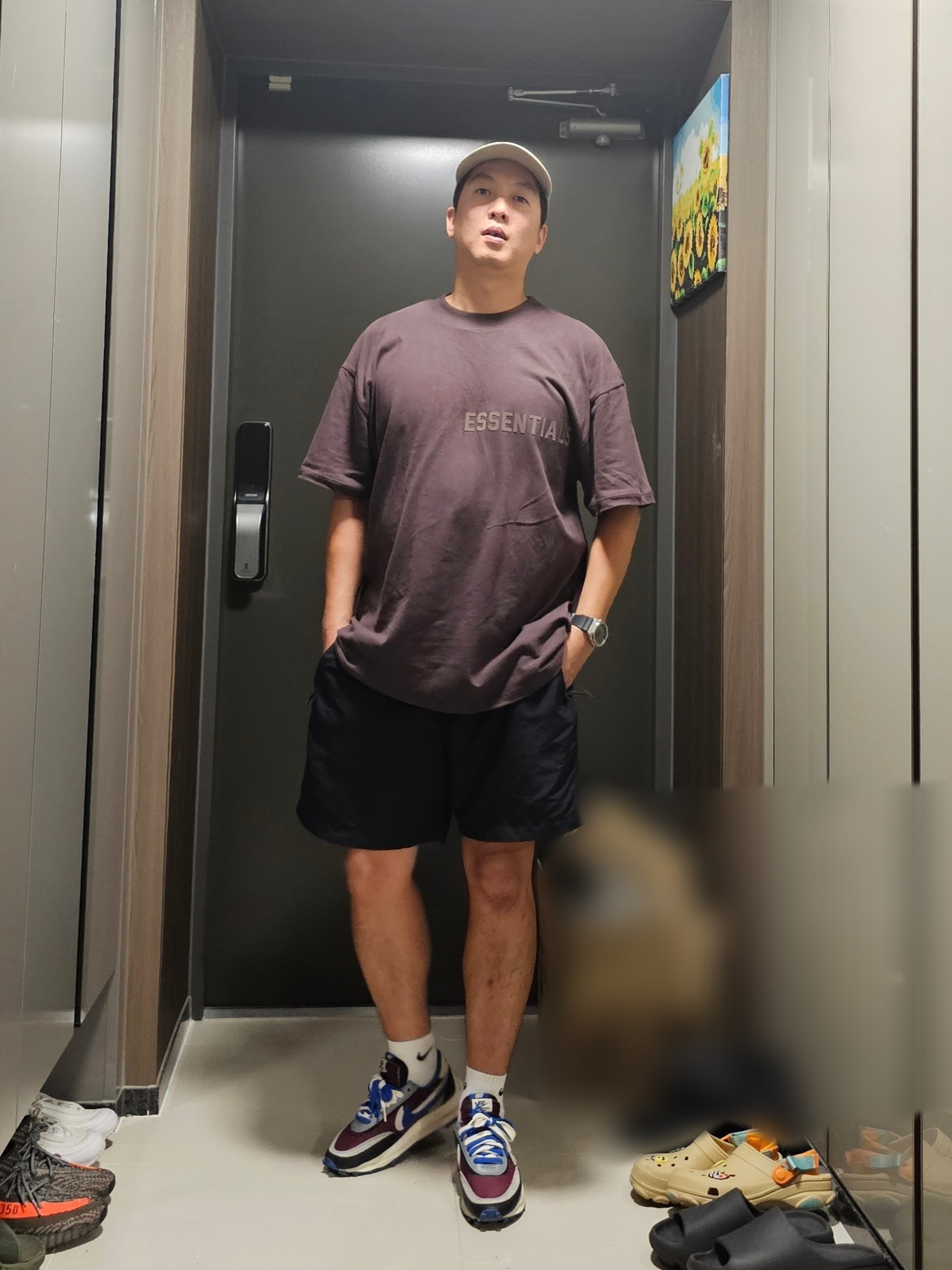 Essentials SS T-Shirt Plum - 23SS, Nike x Sacai x Undercover LDWaffle Night Maroon Team Royal 착용 스타일 - 4