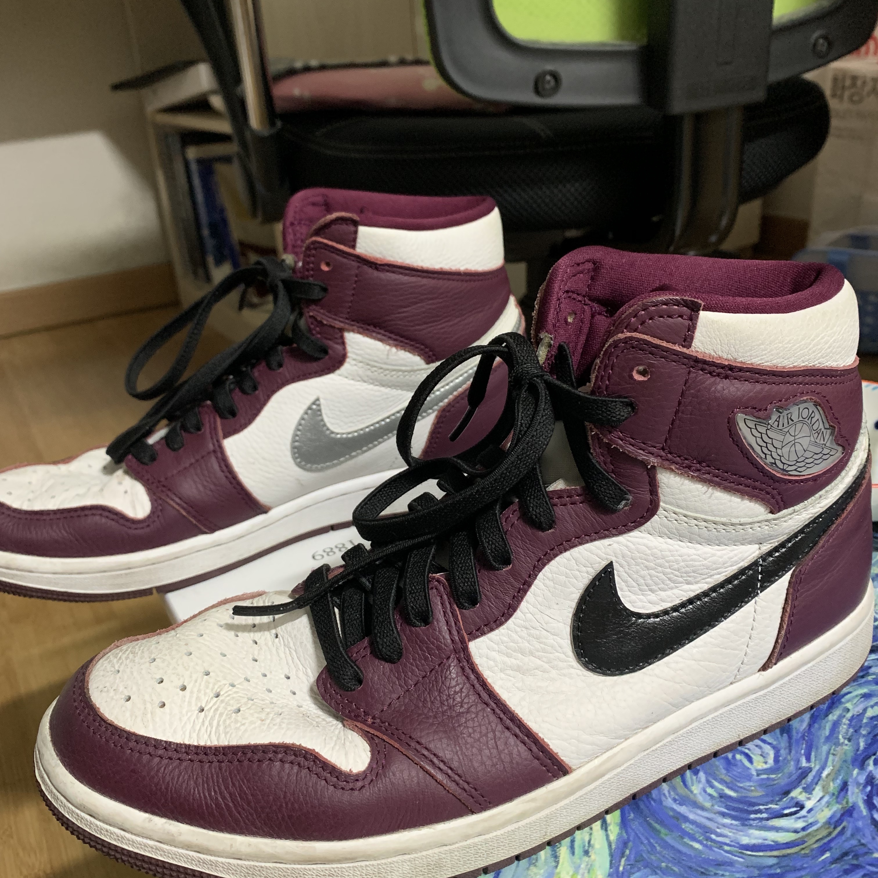Jordan 1 Retro High OG Bordeaux 착용 스타일 - 2