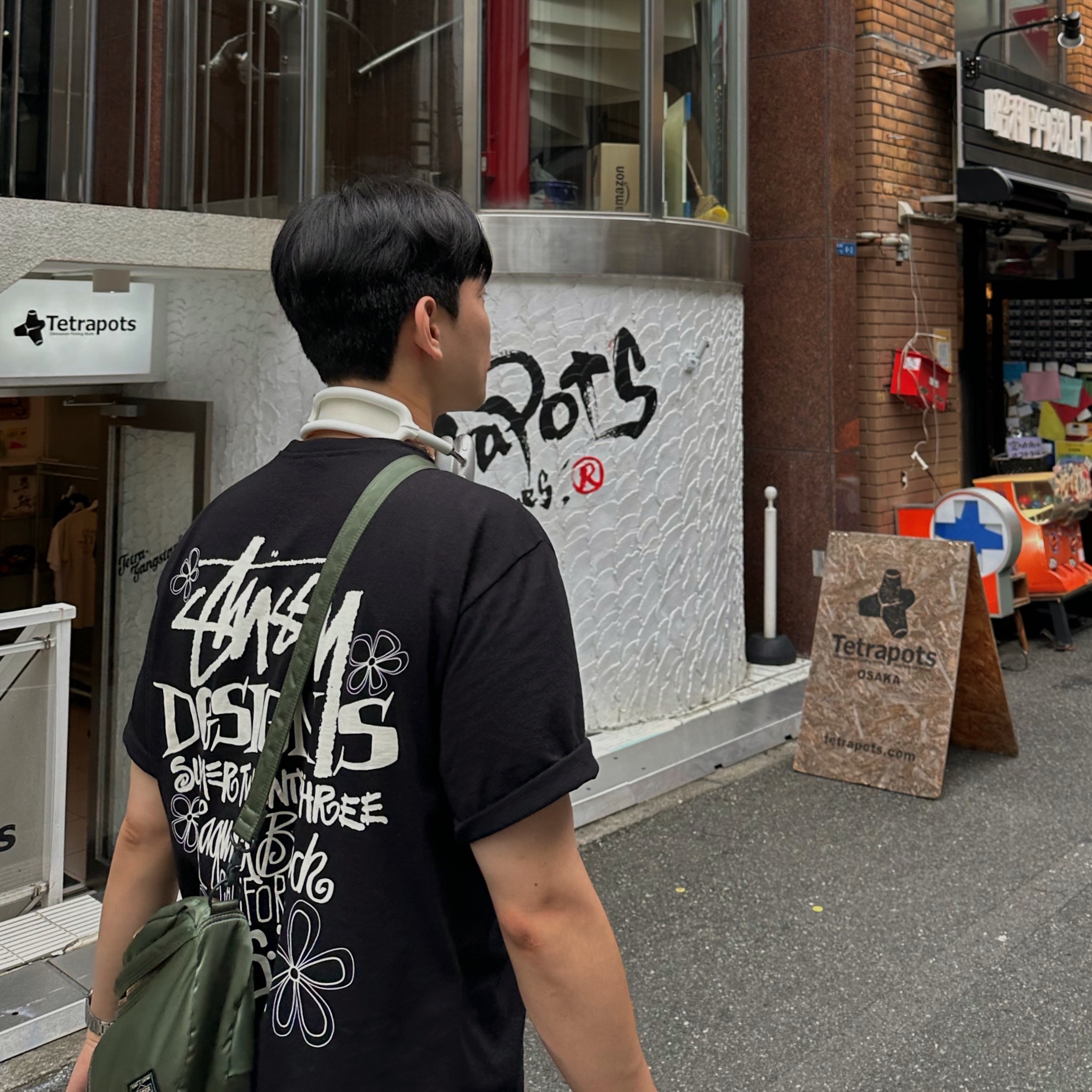 Stussy Summer LB T-Shirt Black, Porter Tanker Shoulder Bag Sage Green 착용 스타일