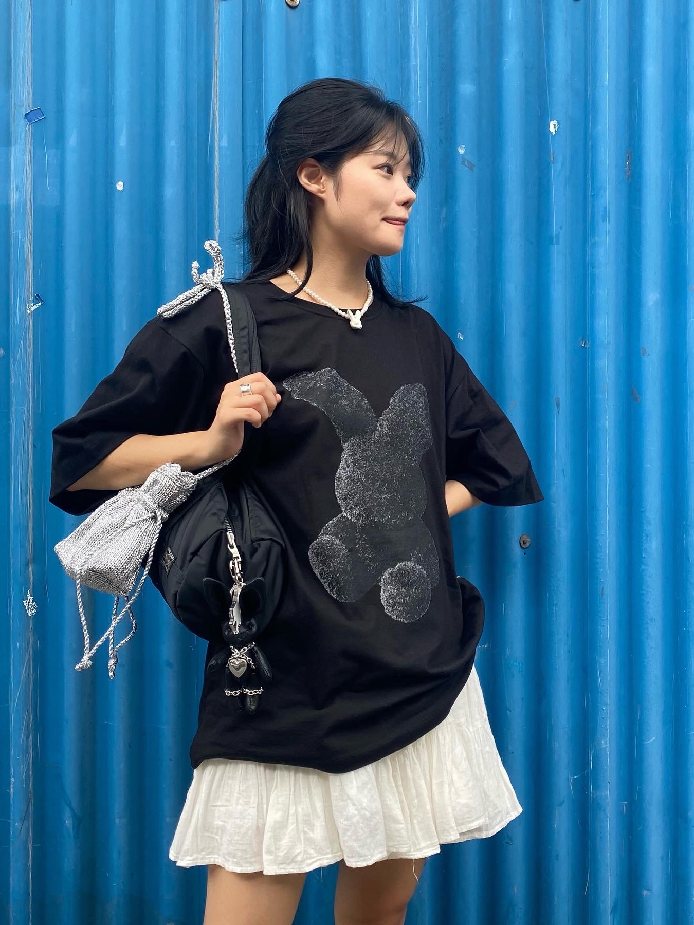 Porter Tanker Duffle Bag L Black 착용 스타일 - 1