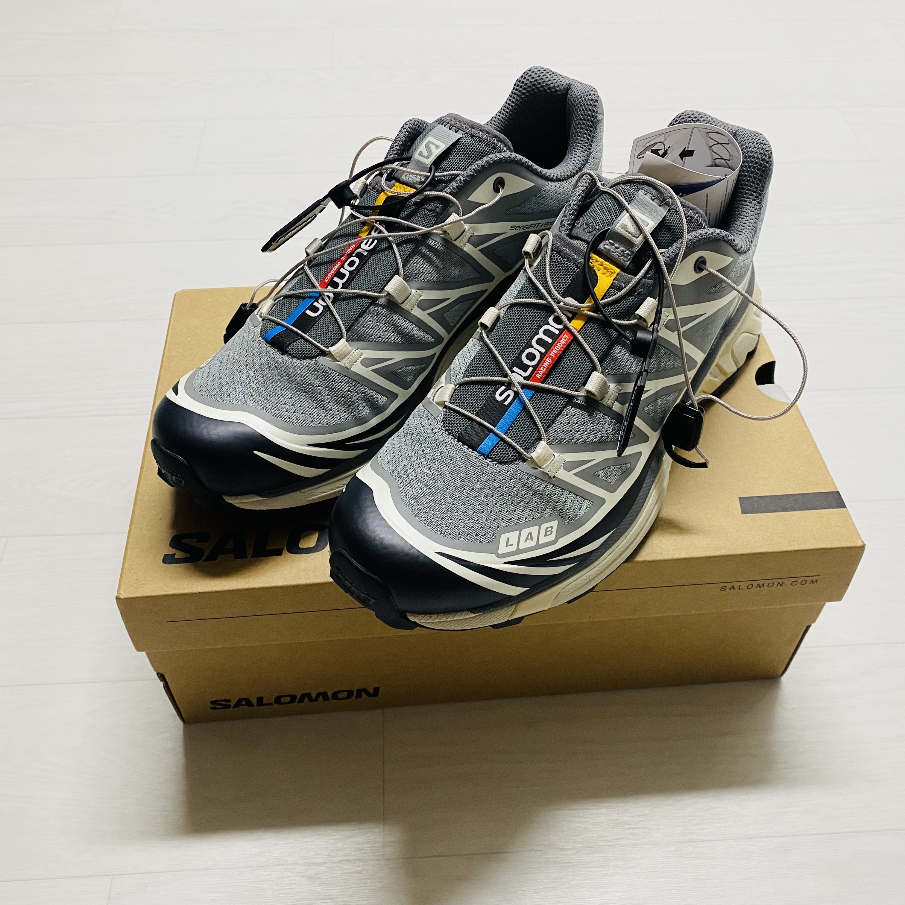 Salomon XT-6 Recut Phantom Vanilla Ice 착용 스타일 - 3