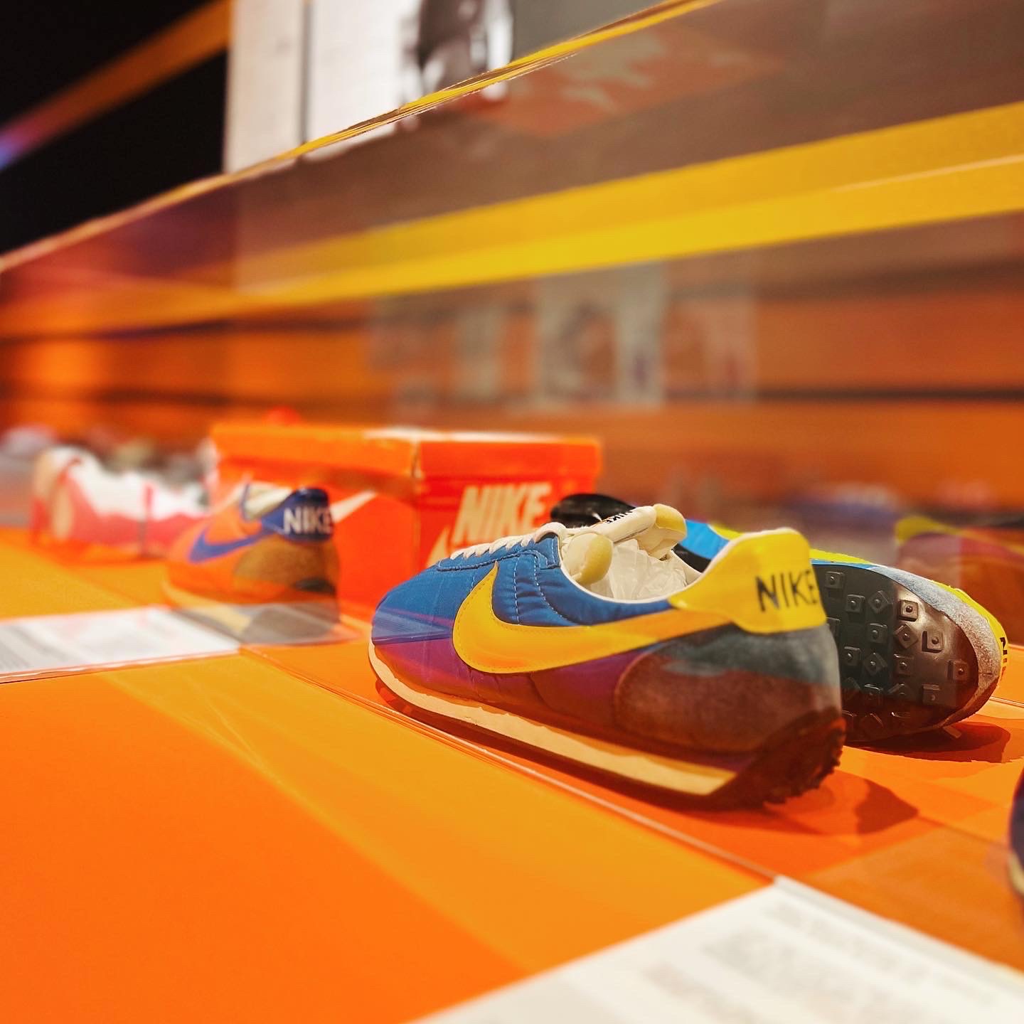 Nike x Kasina Dunk Low Road Sign - Kasina Exclusive, Nike x Kasina Dunk Low 80's Bus 착용 스타일 - 2