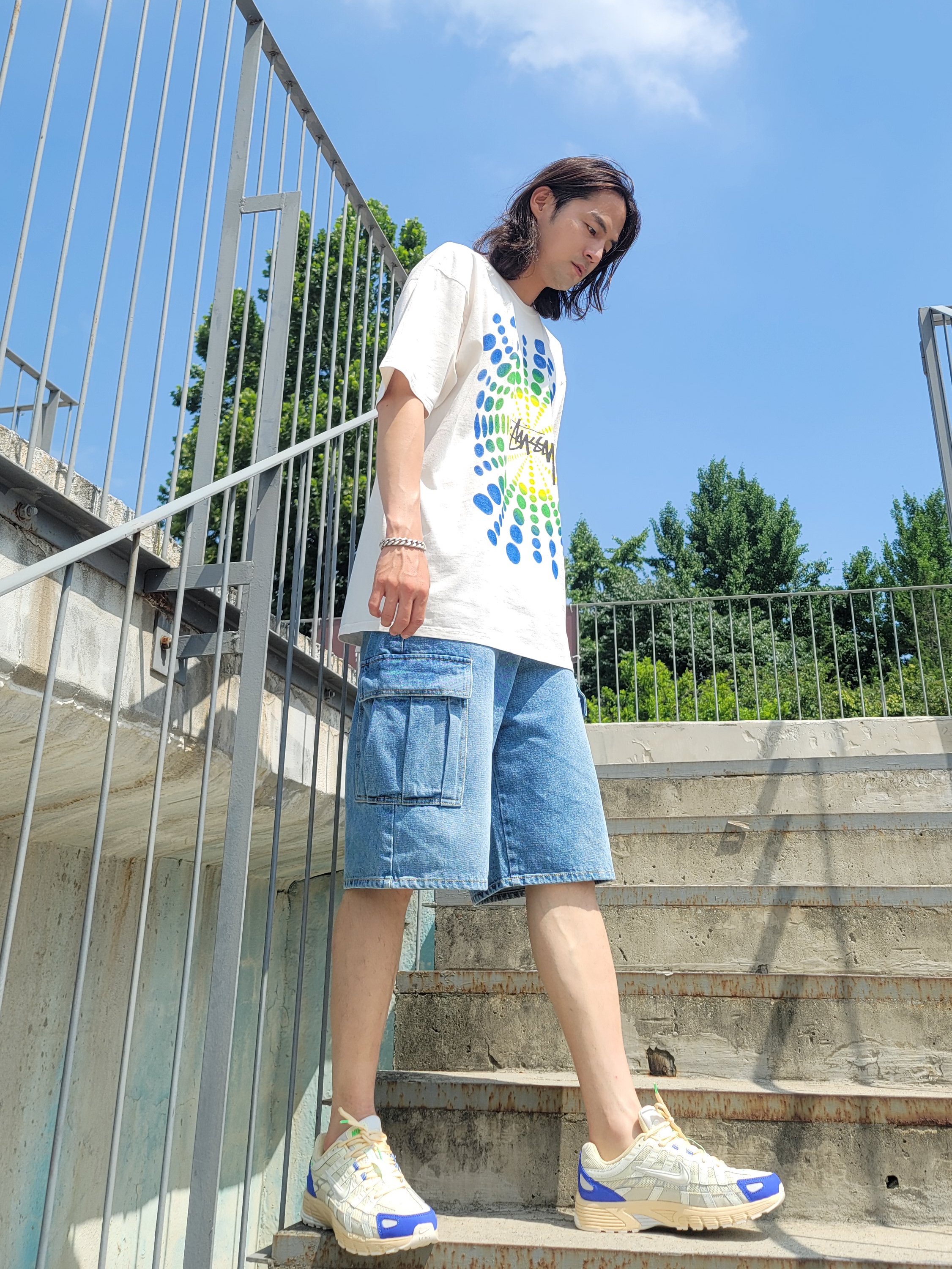 Stussy Atticus Pigment Dyed T-Shirt Natural, Nike P-6000 Coconut Milk Medium Blue 착용 스타일 - 2