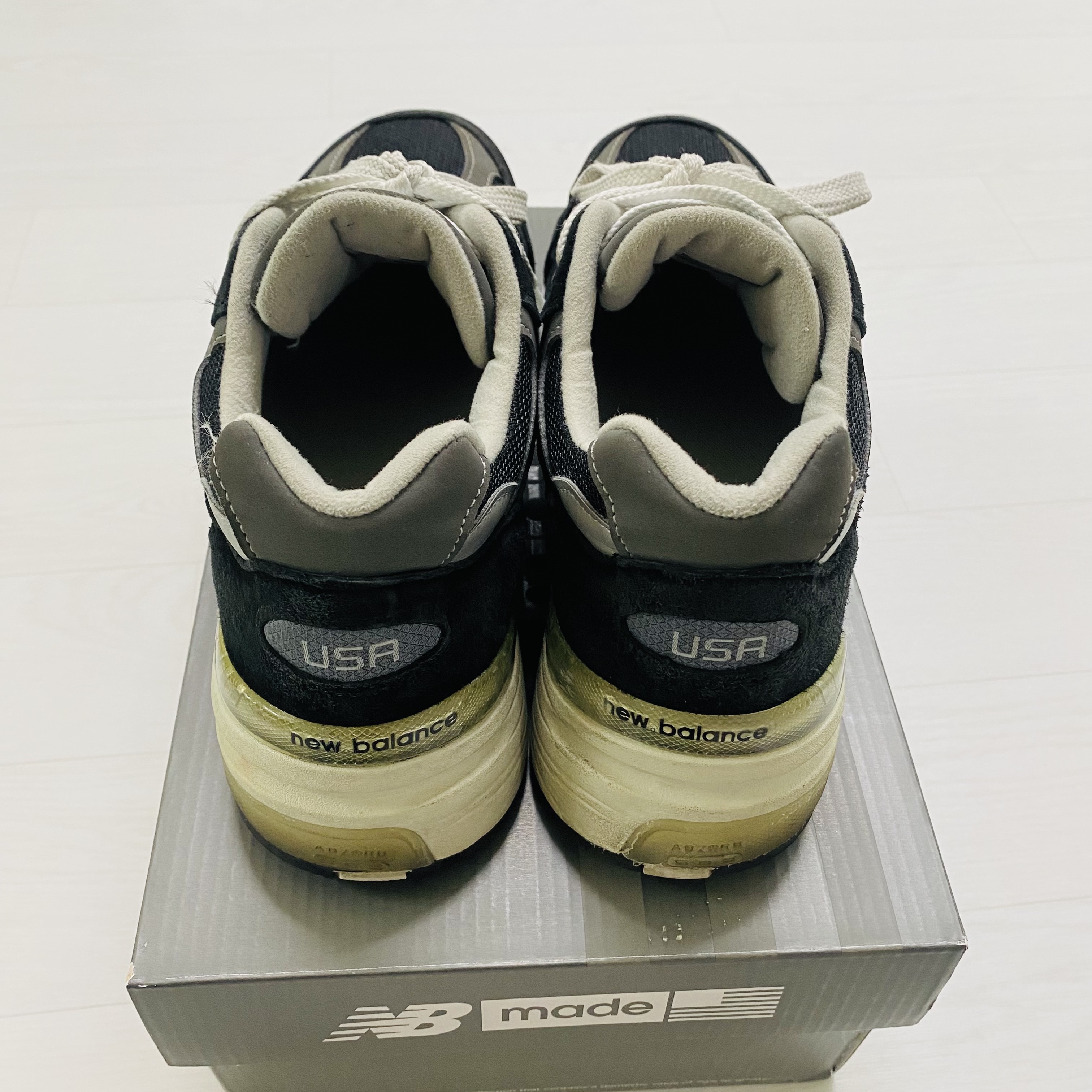 New Balance 992 Made in USA Black Grey 착용 스타일 - 4