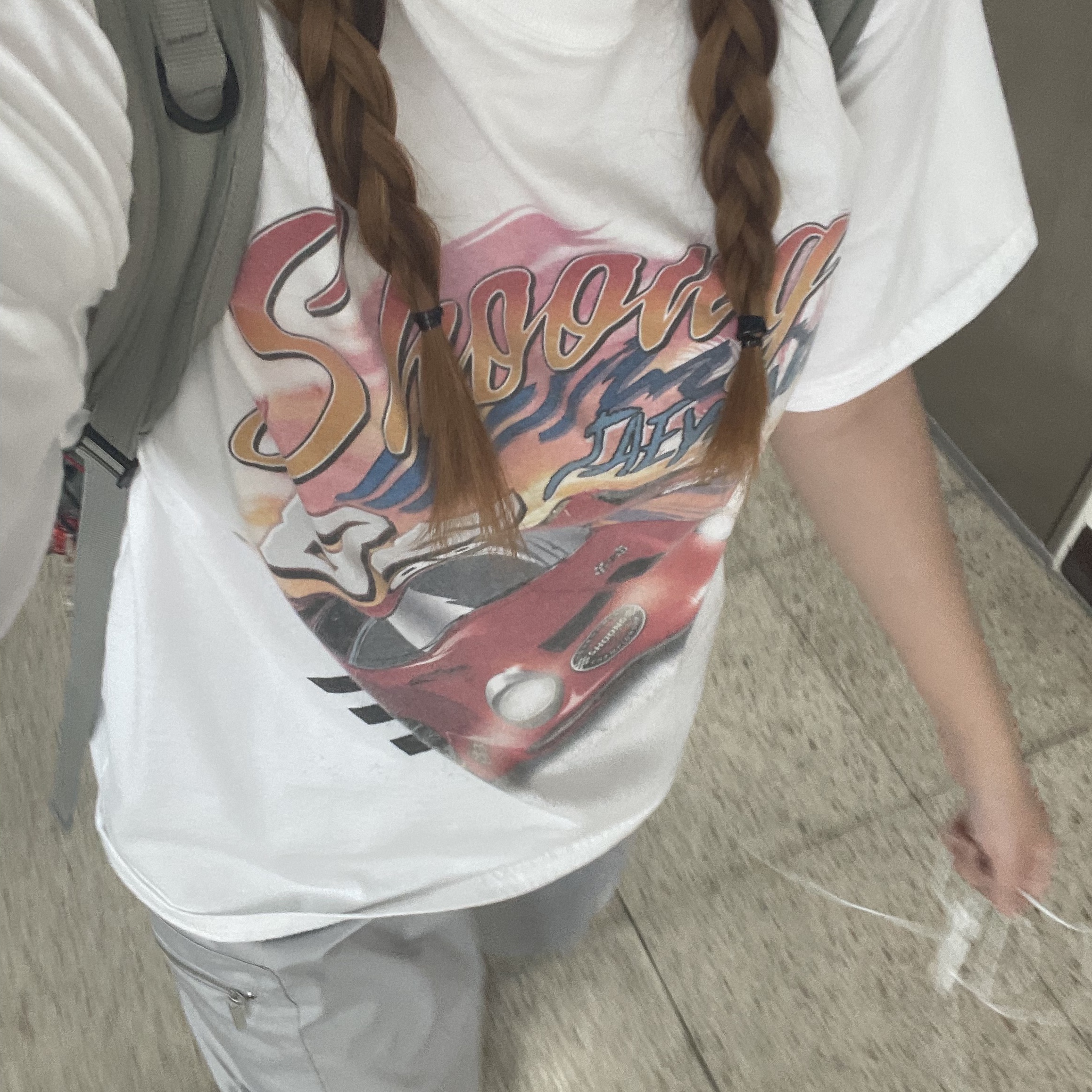 TAEYANG Shoong! Daytona Tee White 착용 스타일