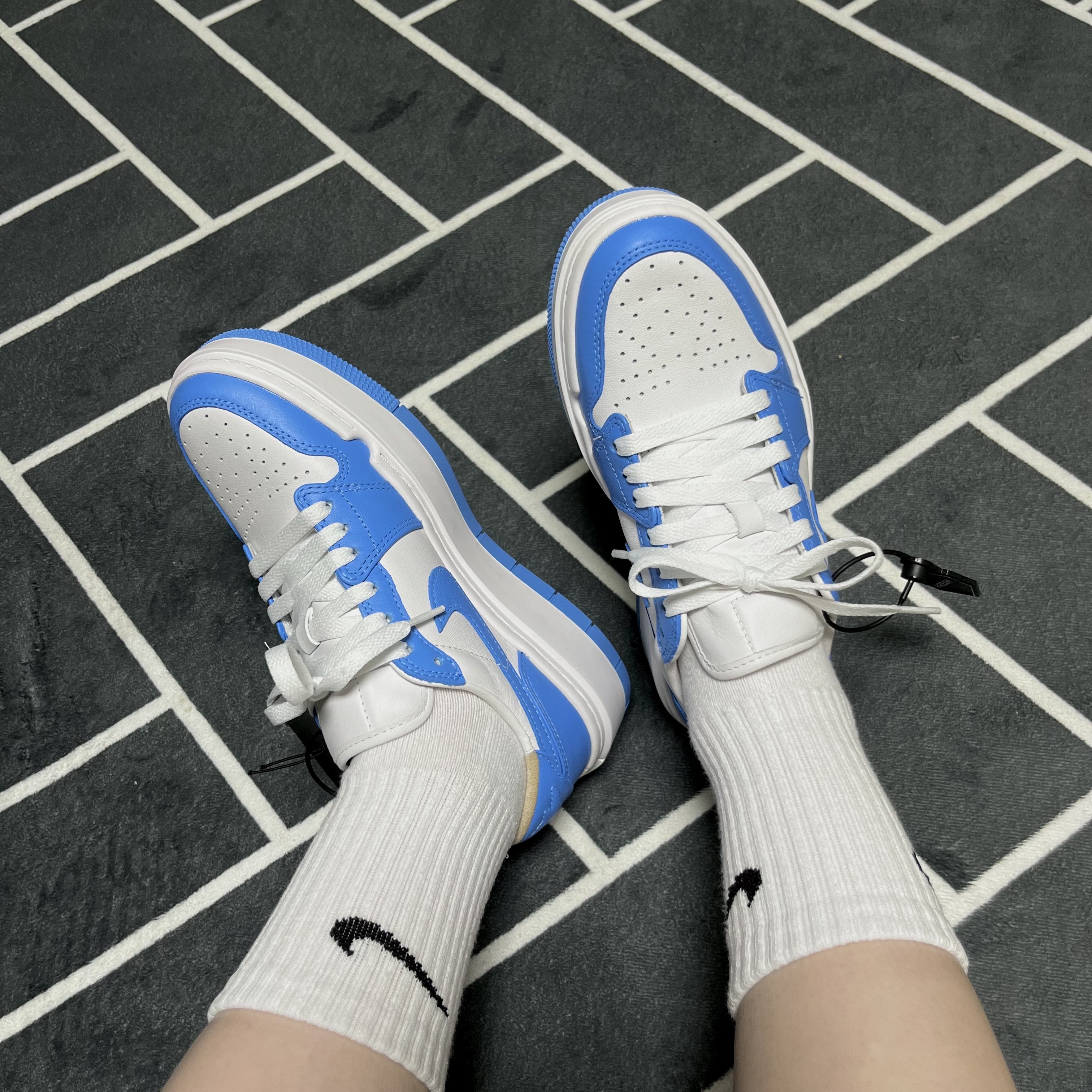 (W) Jordan 1 Elevate Low SE University Blue 착용 스타일