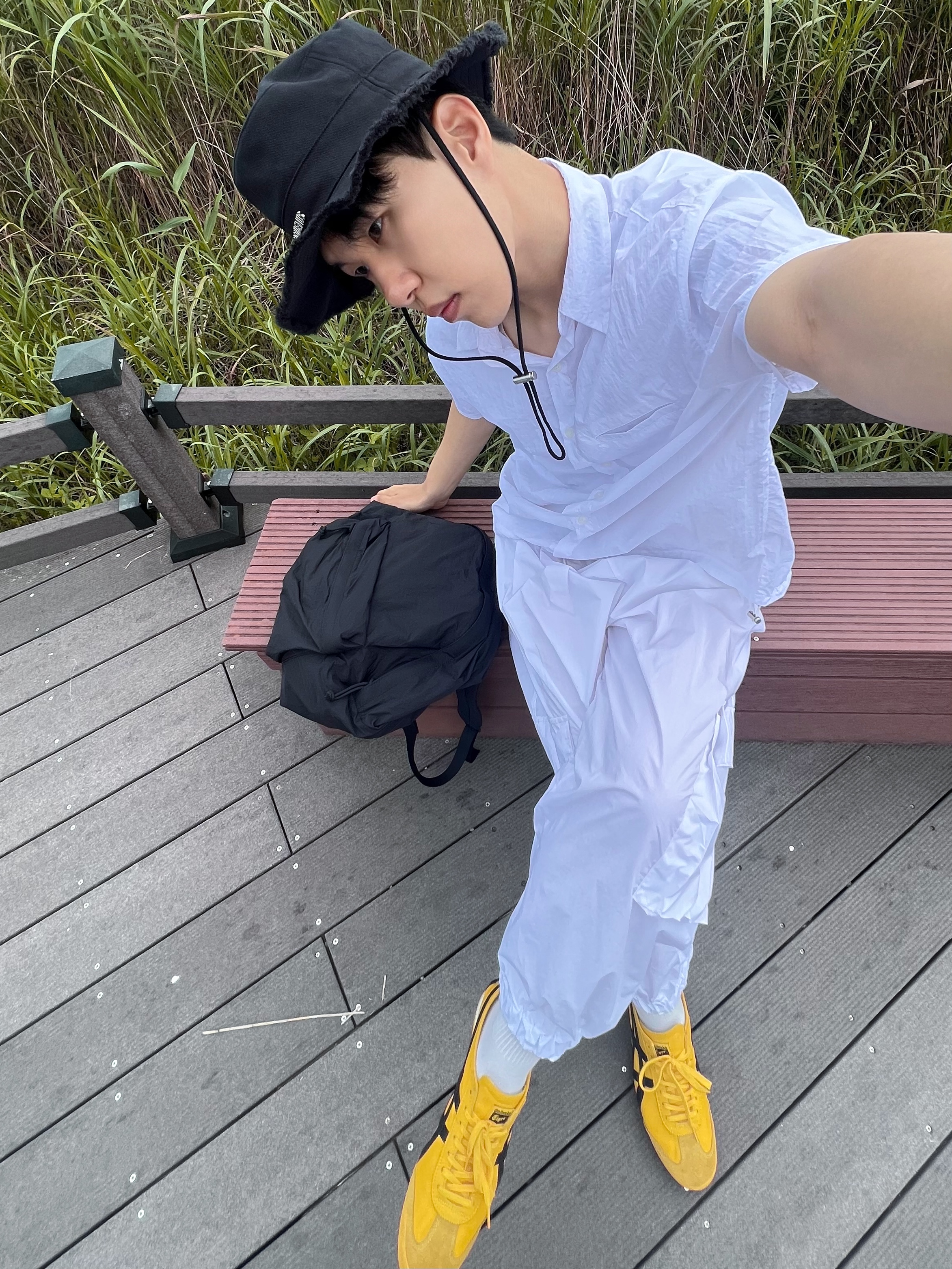 Onitsuka Tiger Mexico 66 Yellow Black, Jacquemus Le Bob Artichaut Bucket Hat Black 착용 스타일 - 1