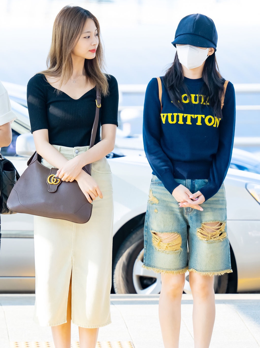 Gucci Aphrodite Medium Shoulder Bag Brown Leather 착용 스타일