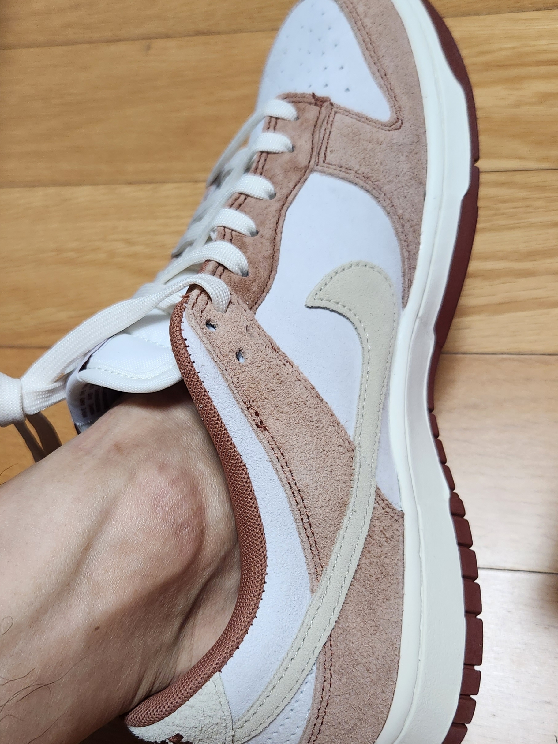 Nike Dunk Low Pro Premium Medium Curry 착용 스타일