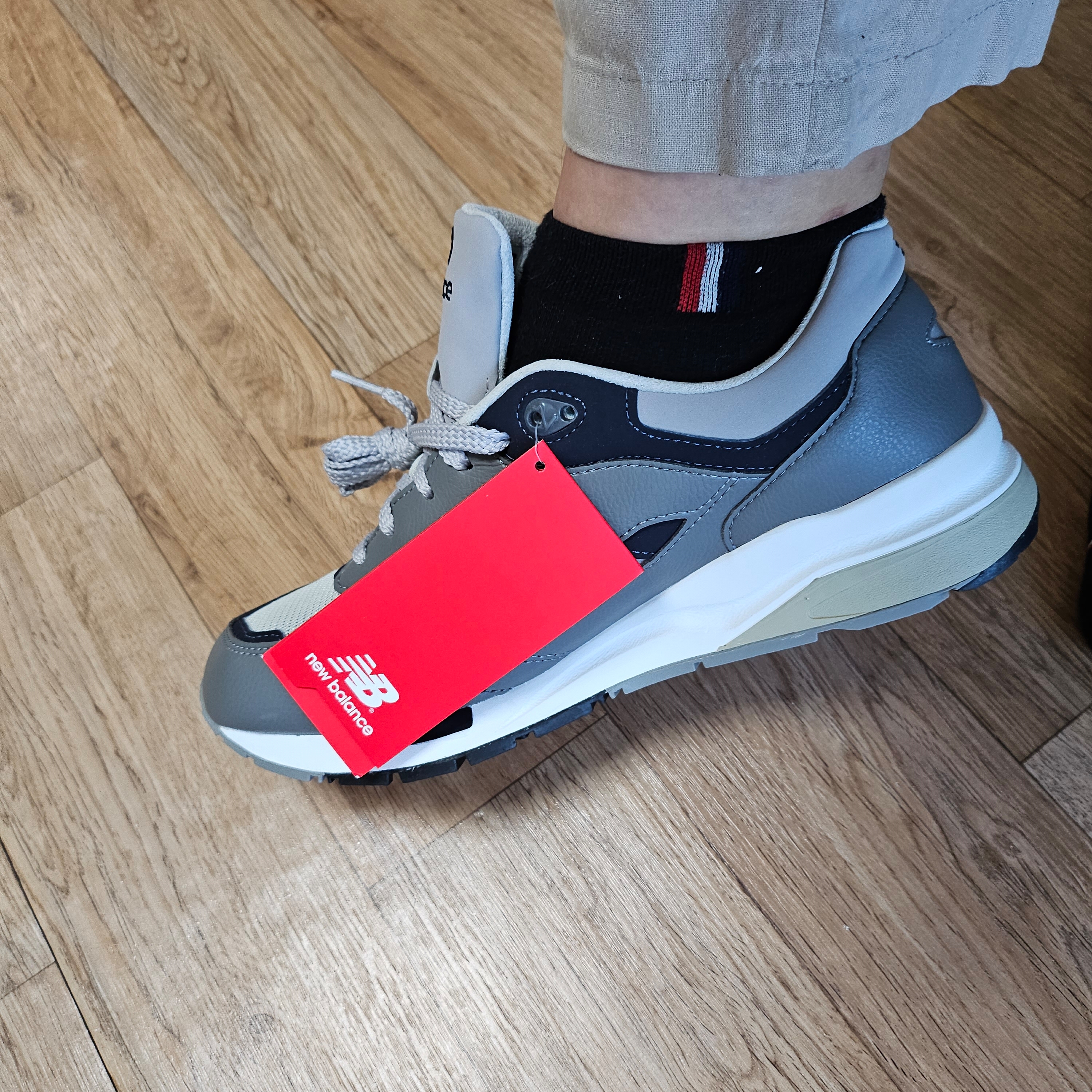 New Balance 1600 Legacy Grey 착용 스타일