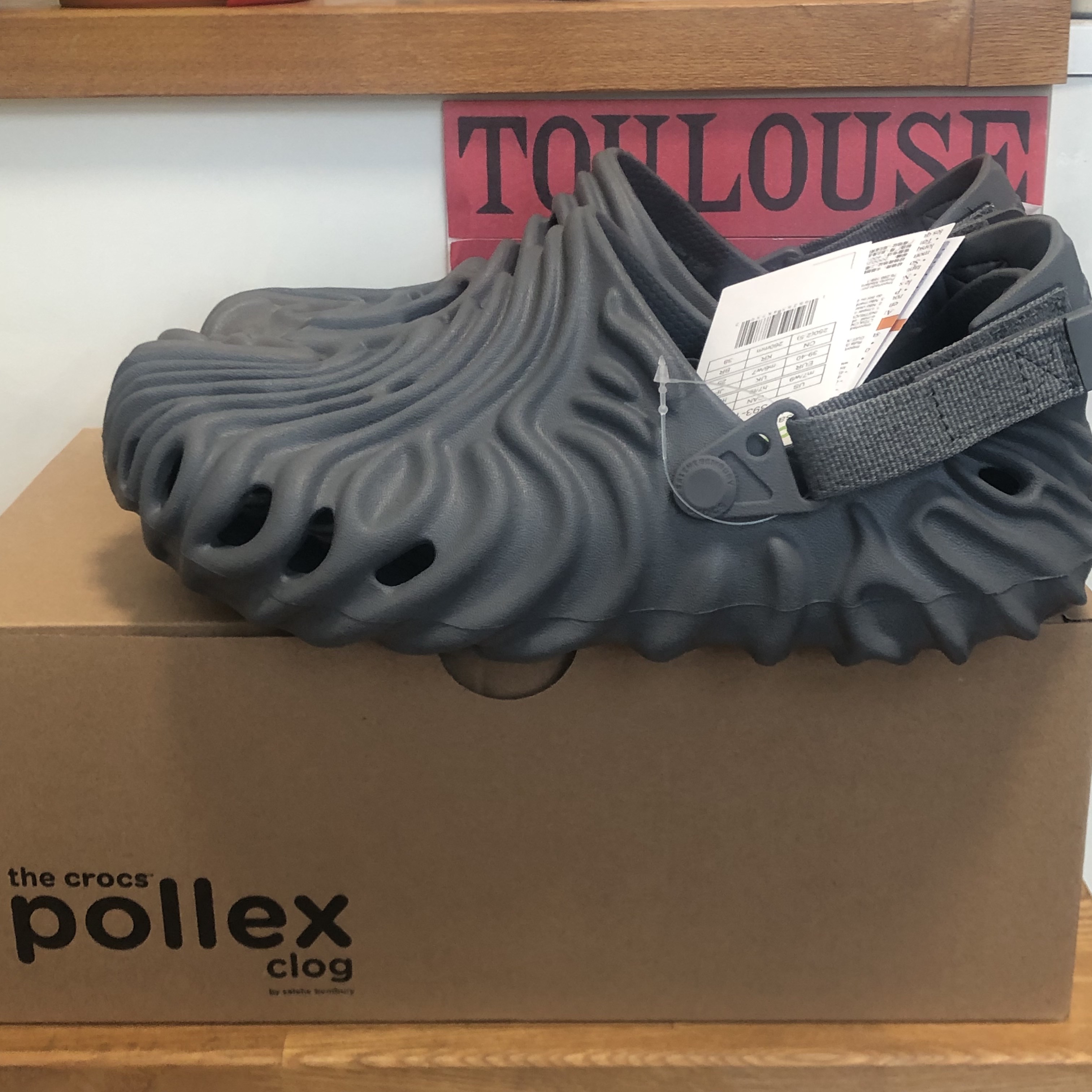Crocs x Salehe Bembury Pollex Clog Niagara 착용 스타일