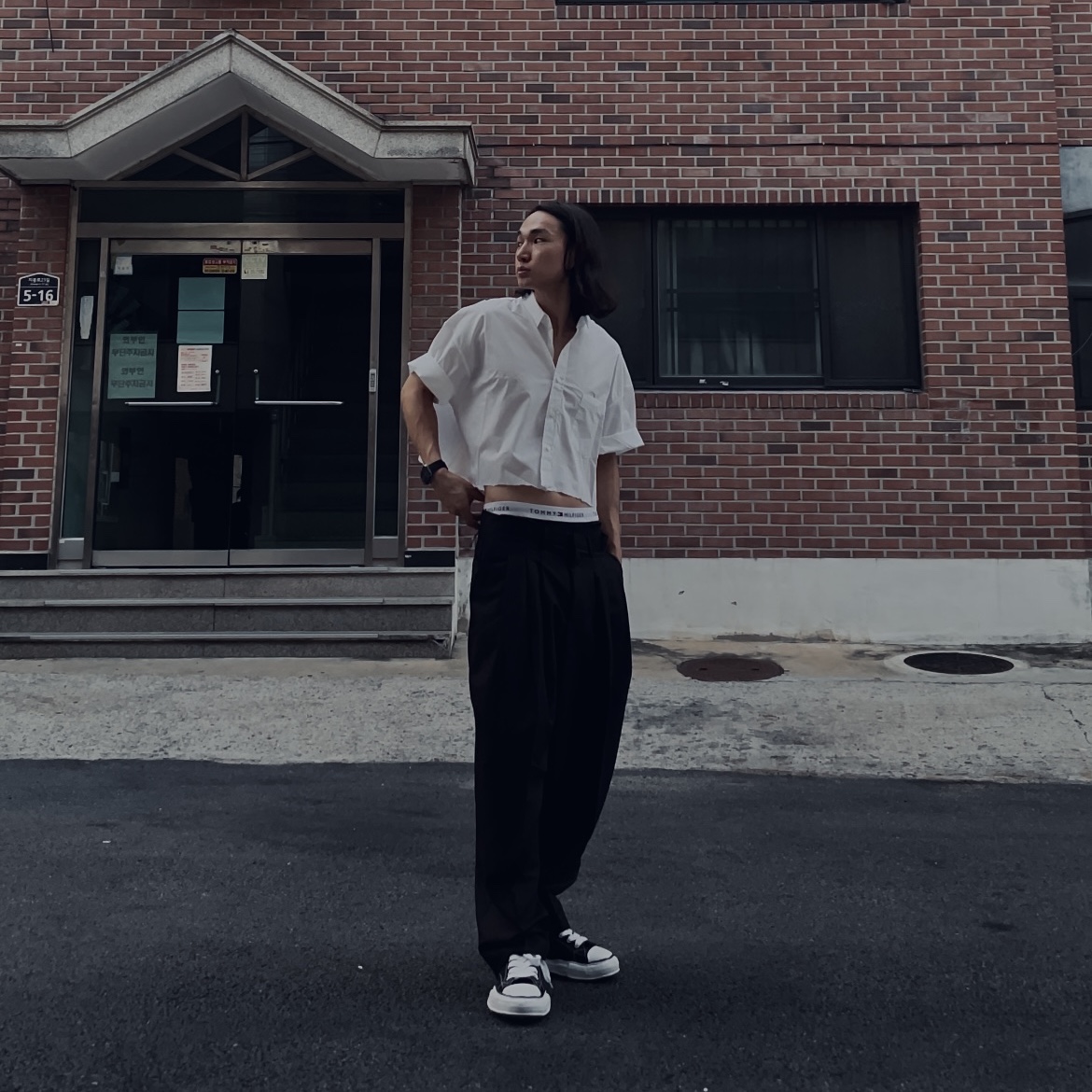 Maison Mihara Yasuhiro Peterson OG Sole Canvas Low Sneakers Black 착용 스타일 - 4
