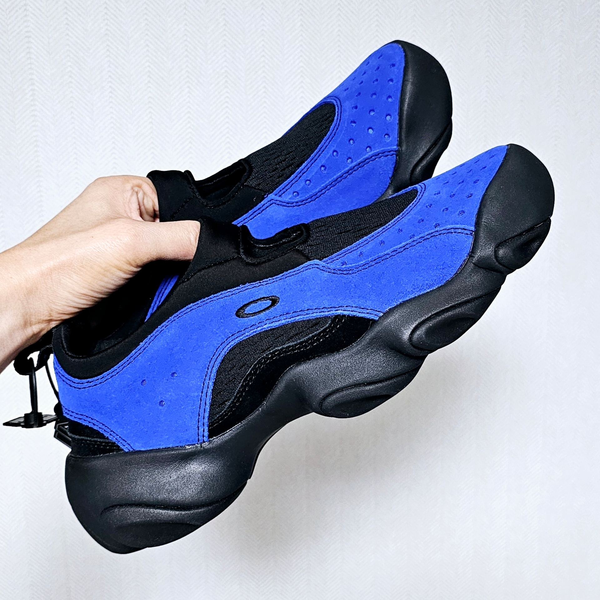 Oakley Factory Team x Brain Dead Flesh Sandal Electric Blue Black 착용 스타일