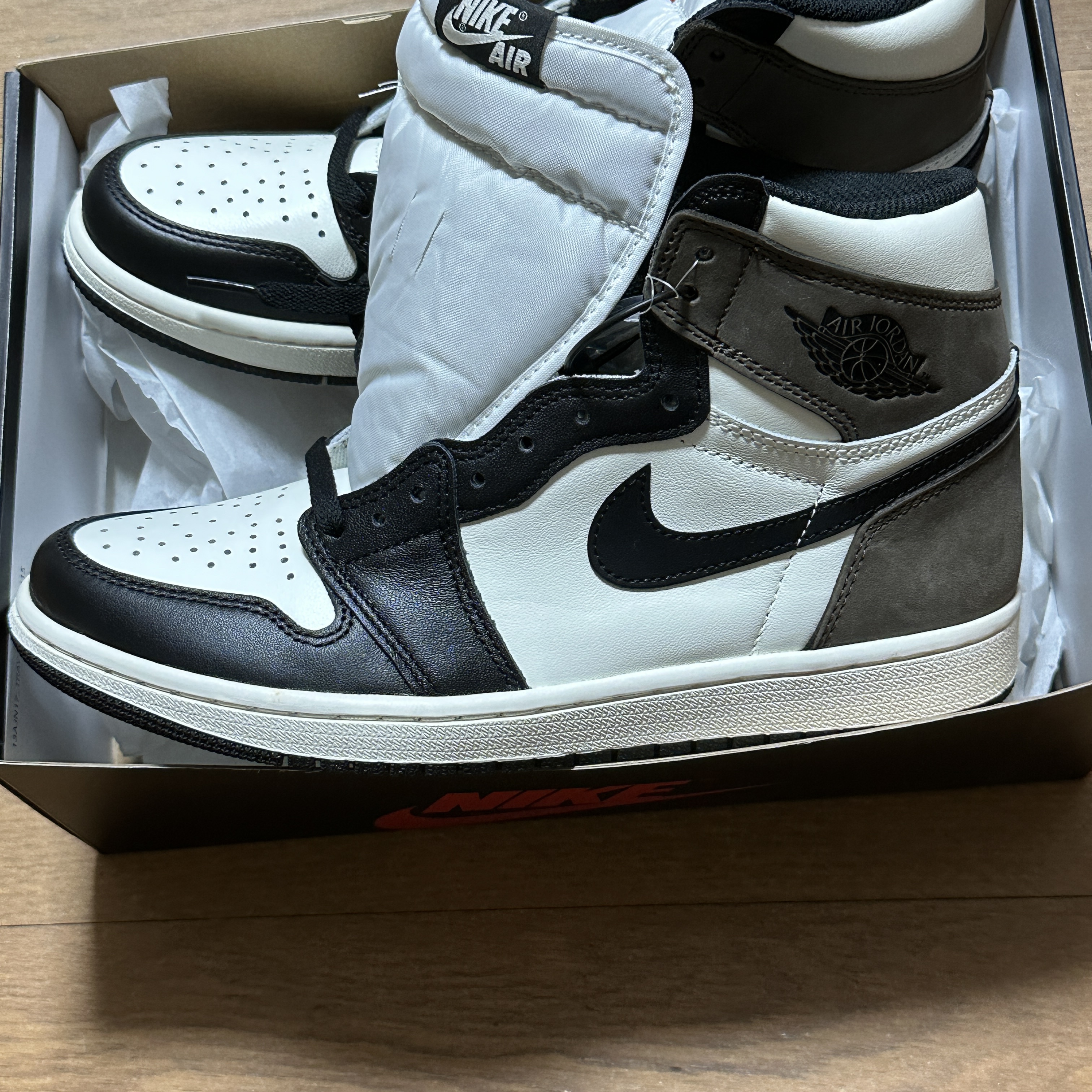 Jordan 1 Retro High OG Black Mocha 착용 스타일