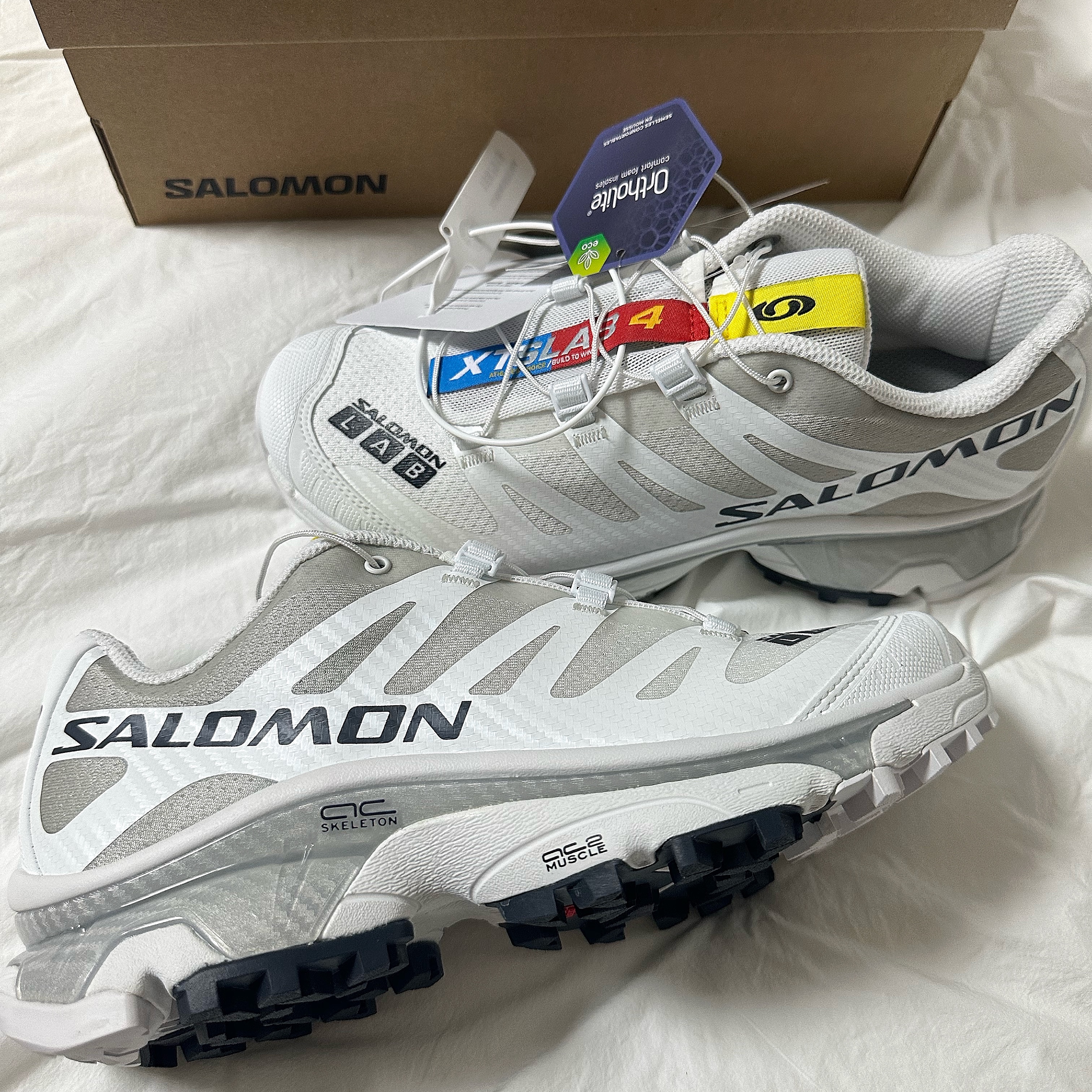 Salomon XT-4 White Lunar Rock 착용 스타일