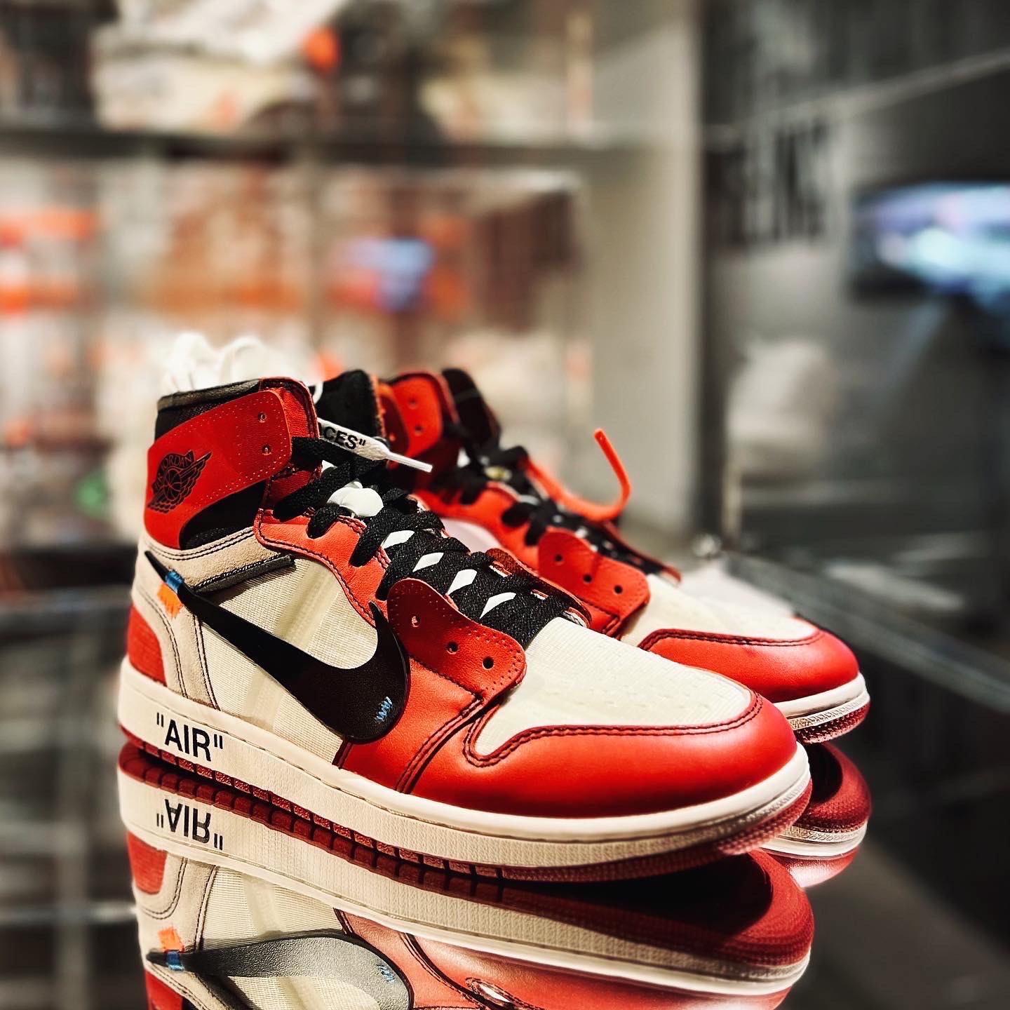 Jordan 1 x Off-White Retro High Chicago The Ten, Nike MAG Back to the Future 2011 착용 스타일 - 1