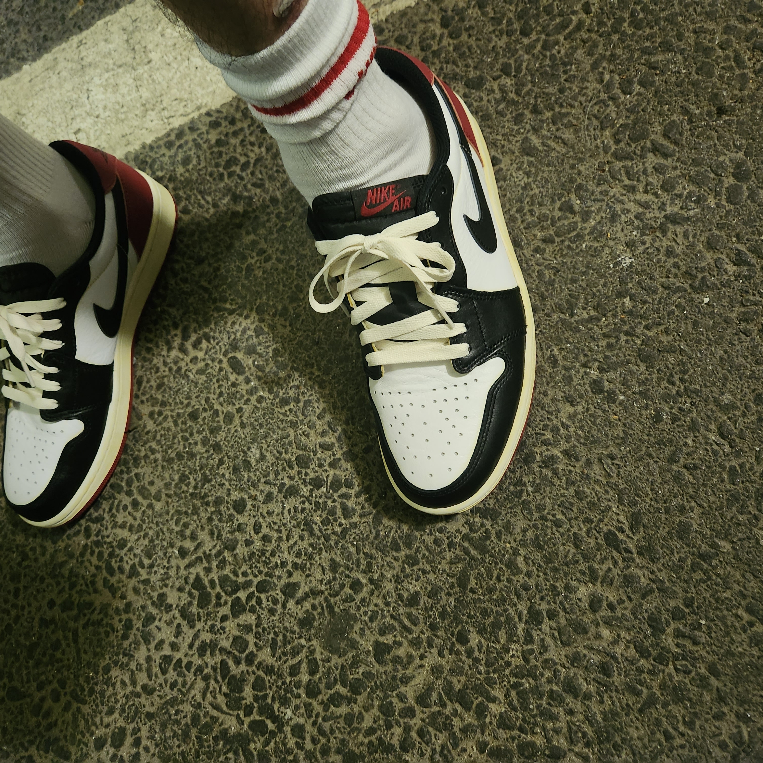 Jordan 1 Retro Low OG Black Toe 착용 스타일 - 2