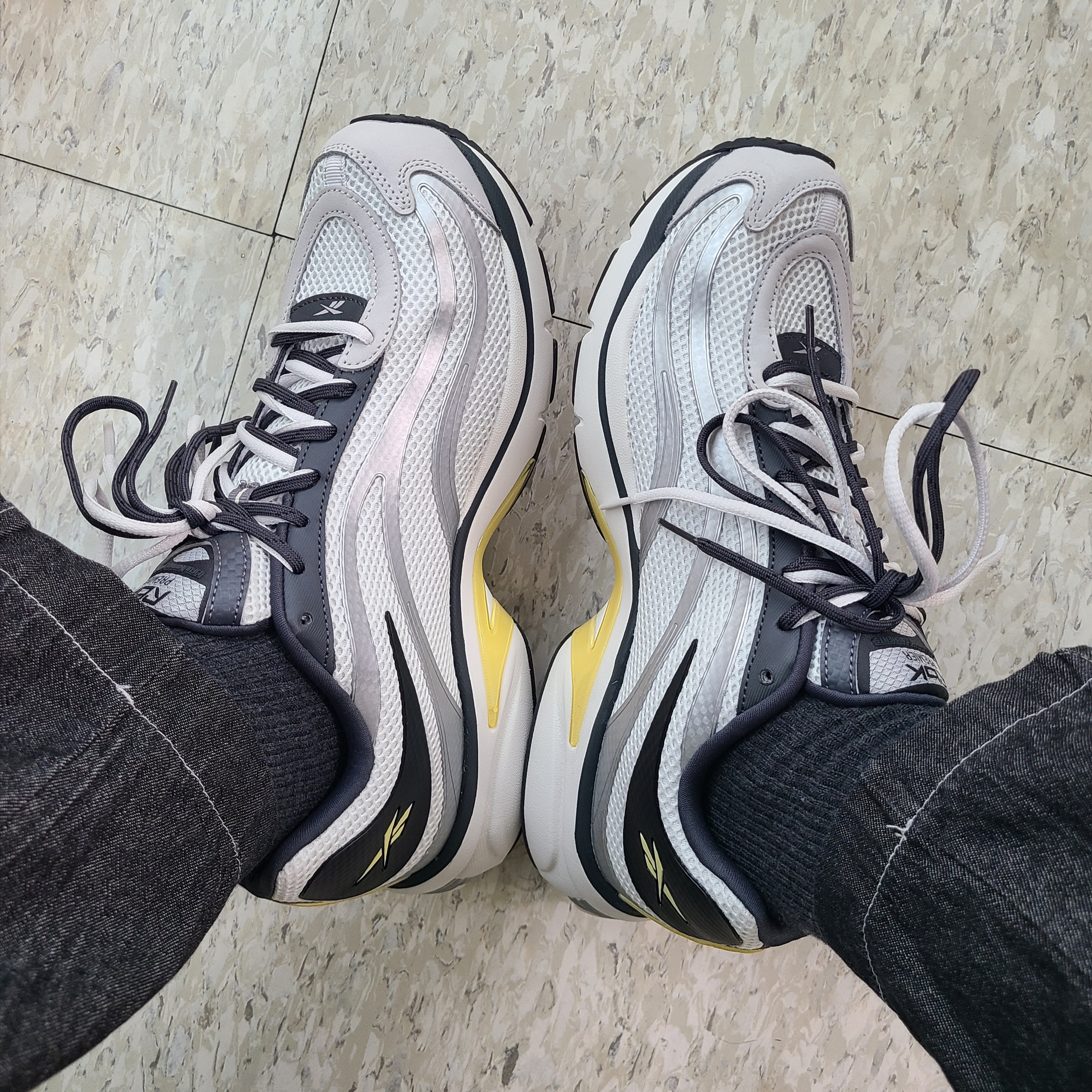 Reebok x Liful Premier Pump Paris Grey 착용 스타일 - 4