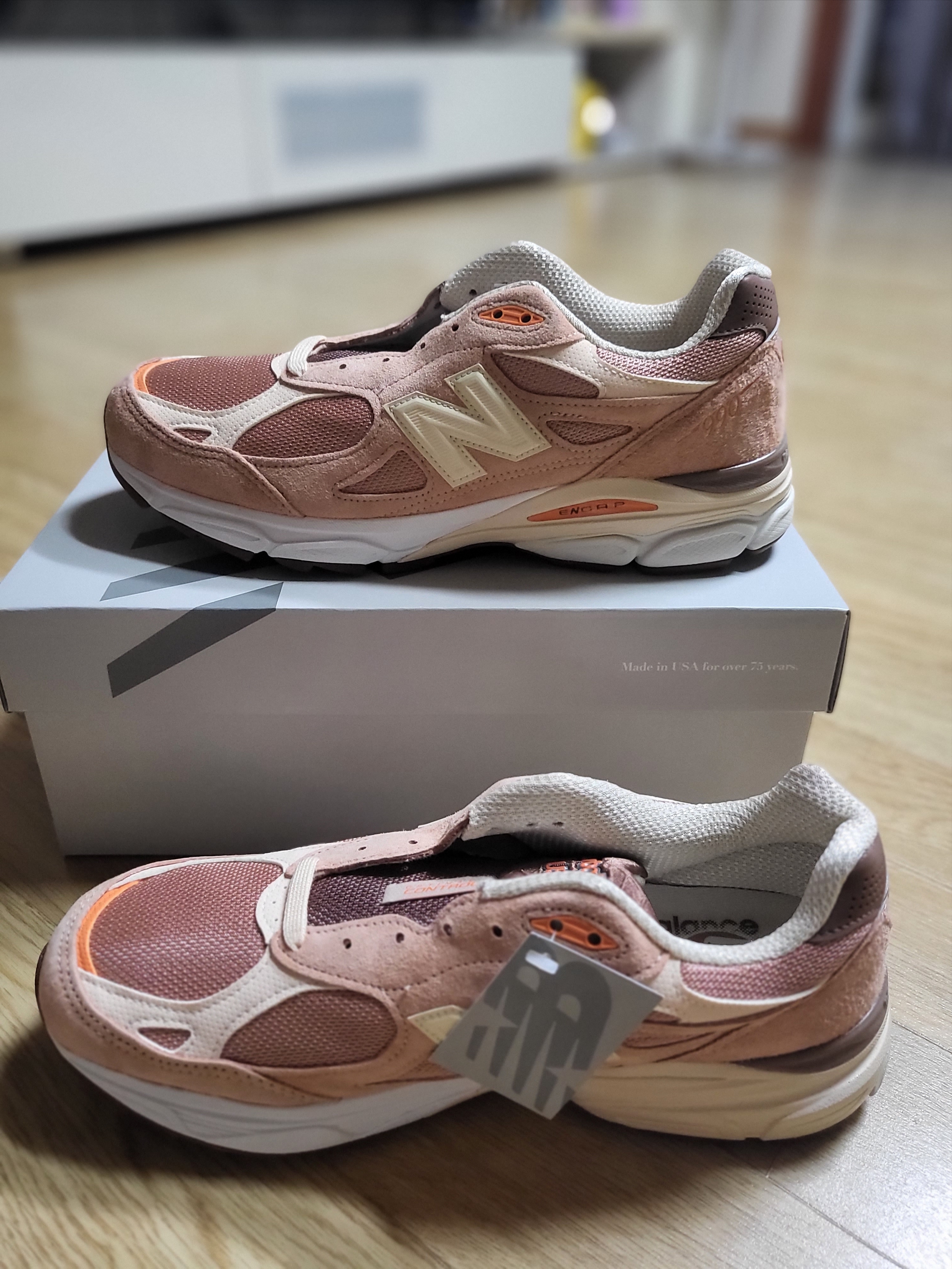 New Balance 990v3 Made in USA Orange Cream - Size? Exclusive 착용 스타일
