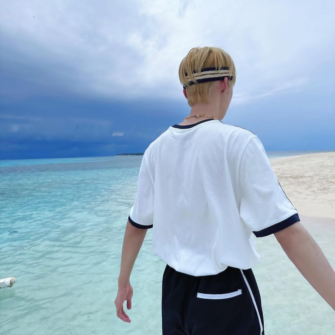 Saint Laurent Headband in Terrycloth Off White Blue 착용 스타일 - 2