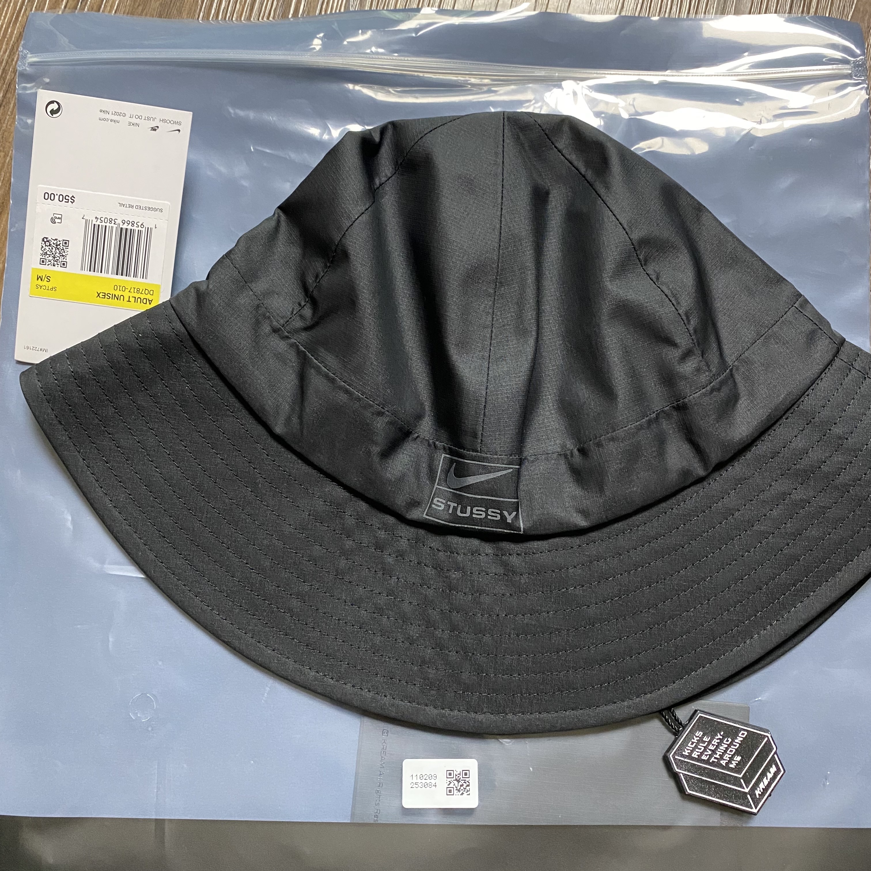 Nike x Stussy NRG FL Storm-Fit Bucket Hat Black 착용 스타일 - 2