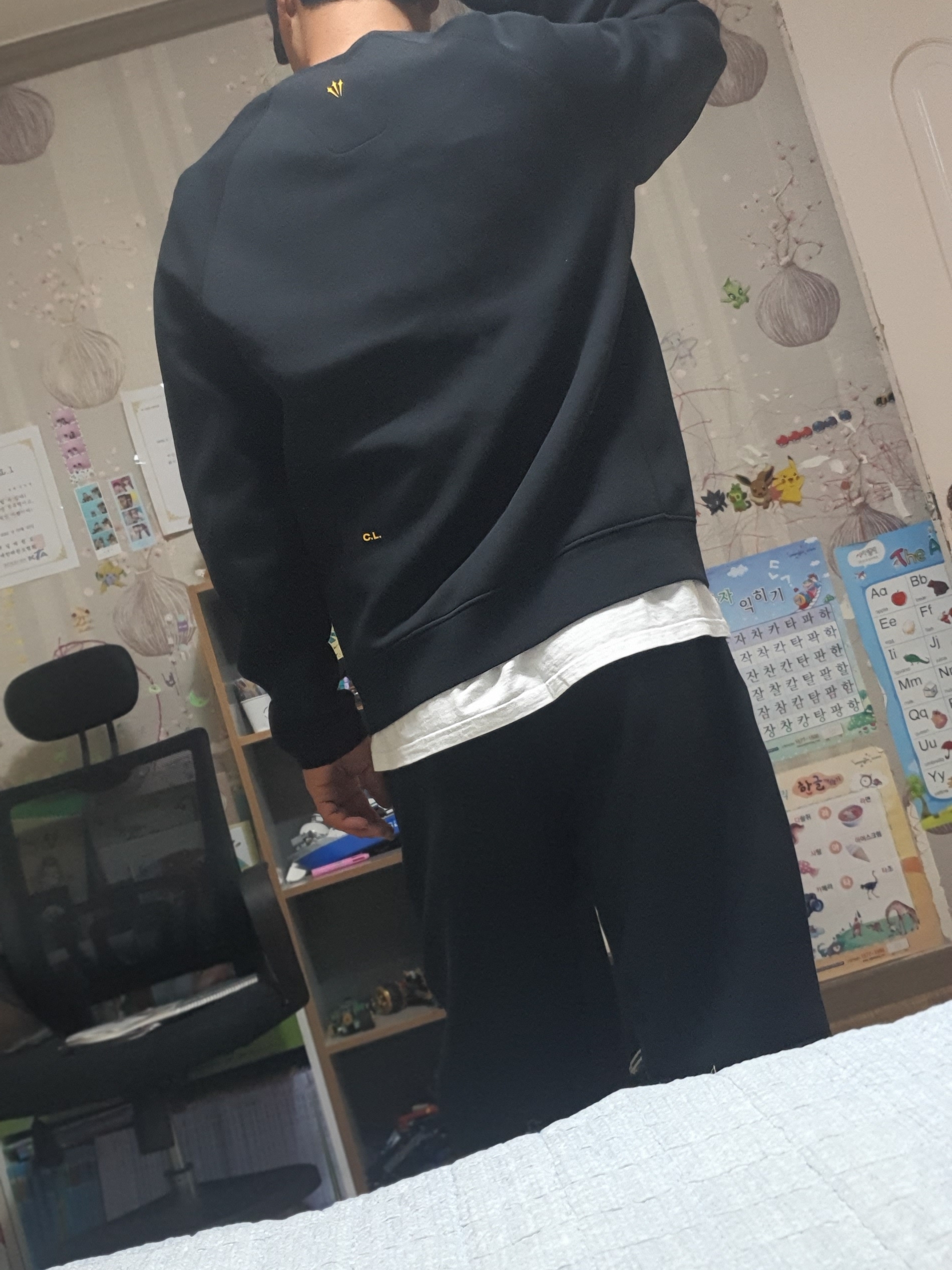 Nike x Drake Nocta Tech Fleece Open Hem Pants Black (FD8460-010), Nike x Drake Nocta Tech Fleece Crew Black (FD8457-010) 착용 스타일 - 2