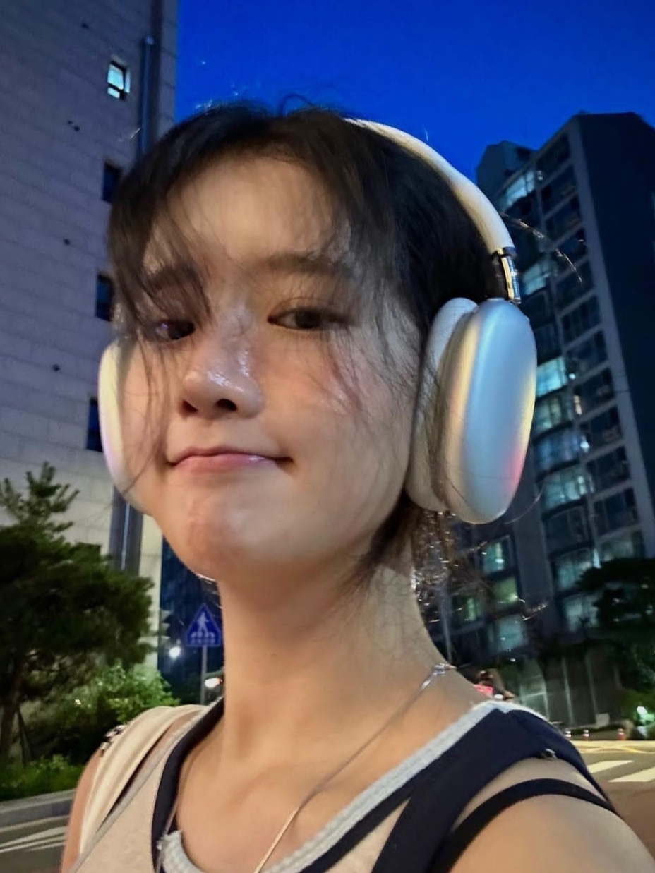 Apple AirPods Max Lightning Silver (Korean Ver.) 착용 스타일