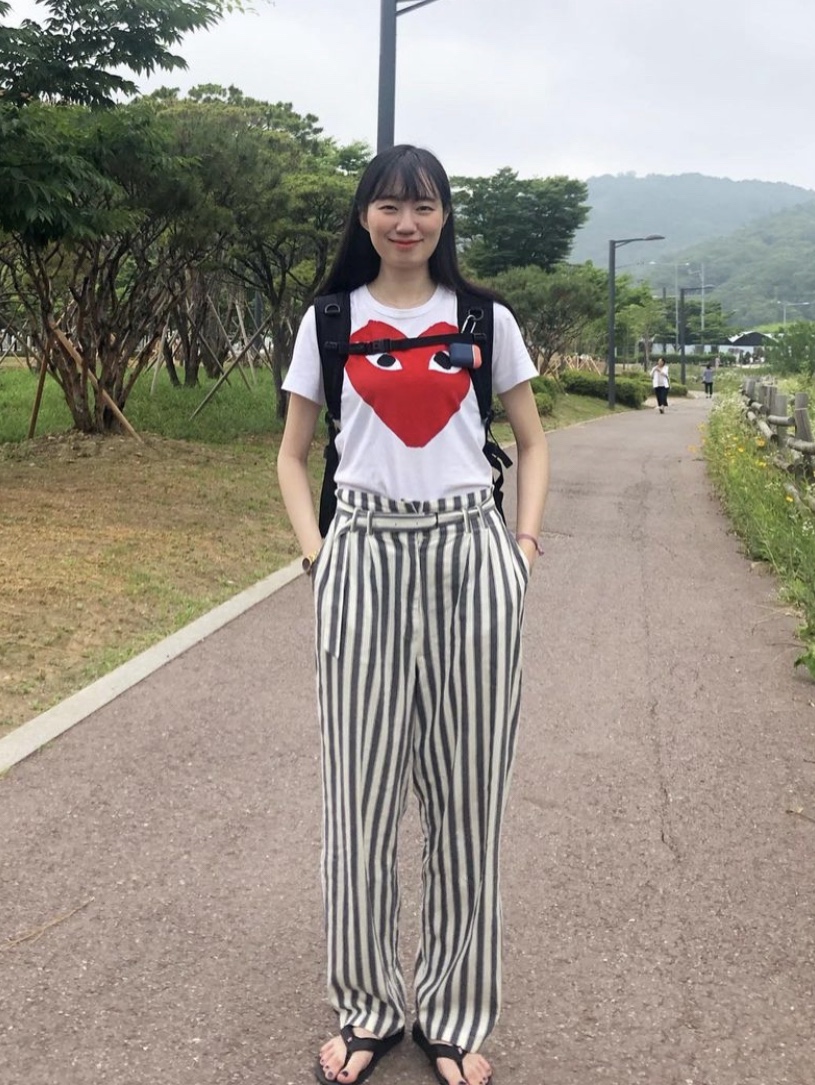 (W) Play Comme des Garcons Red Double Heart T-Shirt White, (W) Play Comme des Garcons White Heart T-Shirt Black 착용 스타일