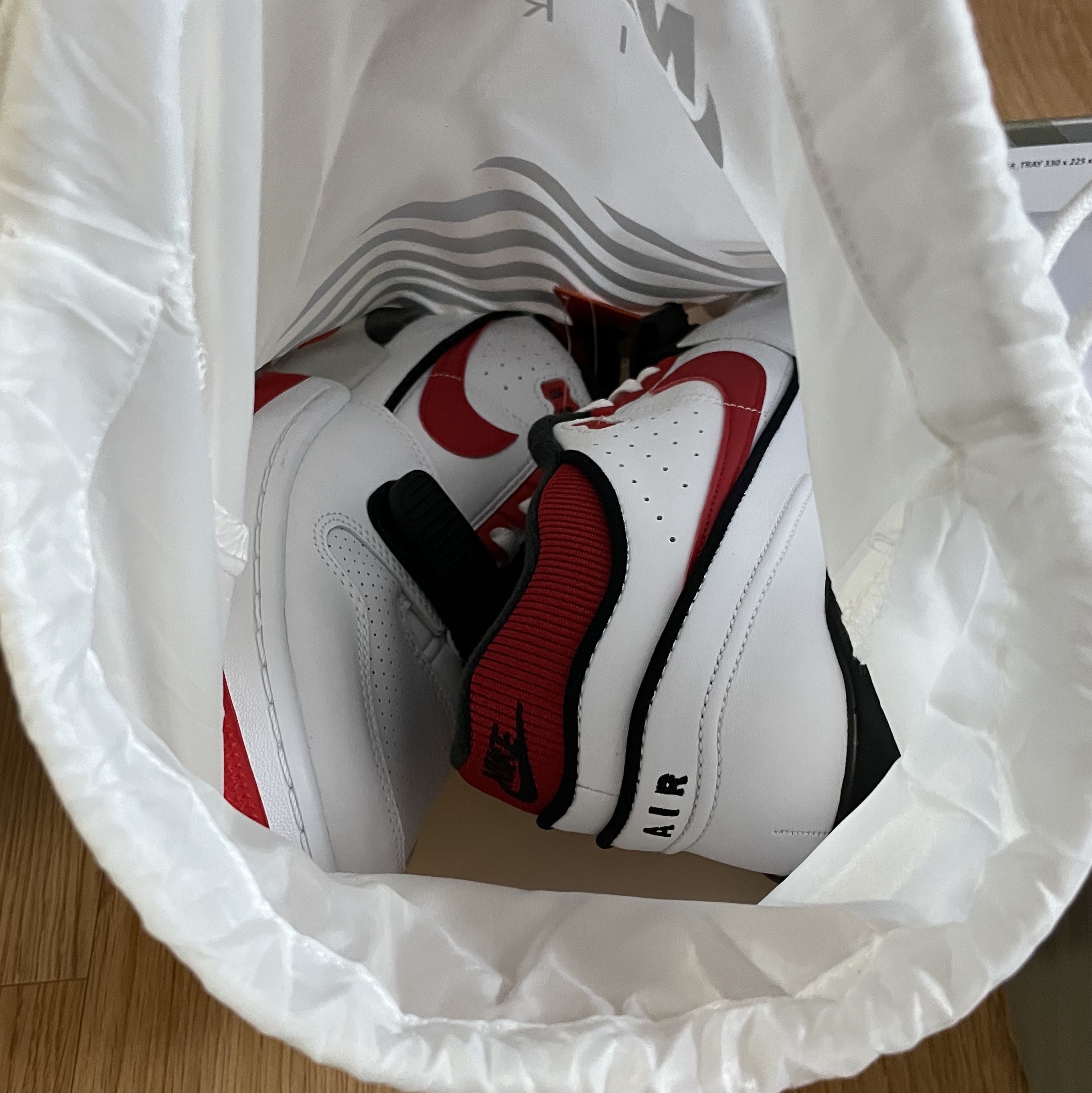 Nike x Billie Eilish Air Alpha Force 88 Fire Red and White 착용 스타일 - 4