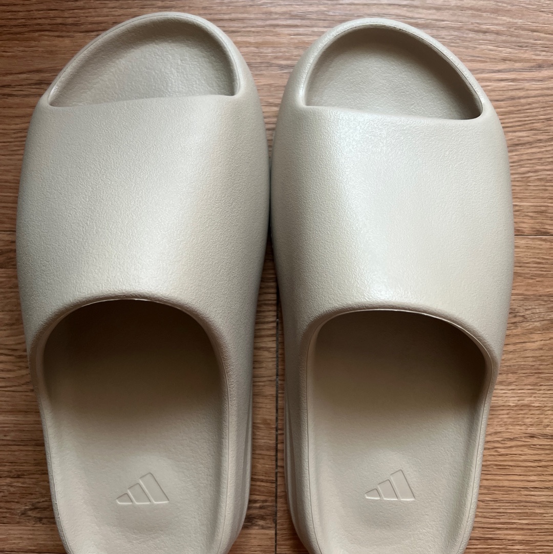 Adidas Yeezy Slide Pure - Re-Release Ver. 착용 스타일