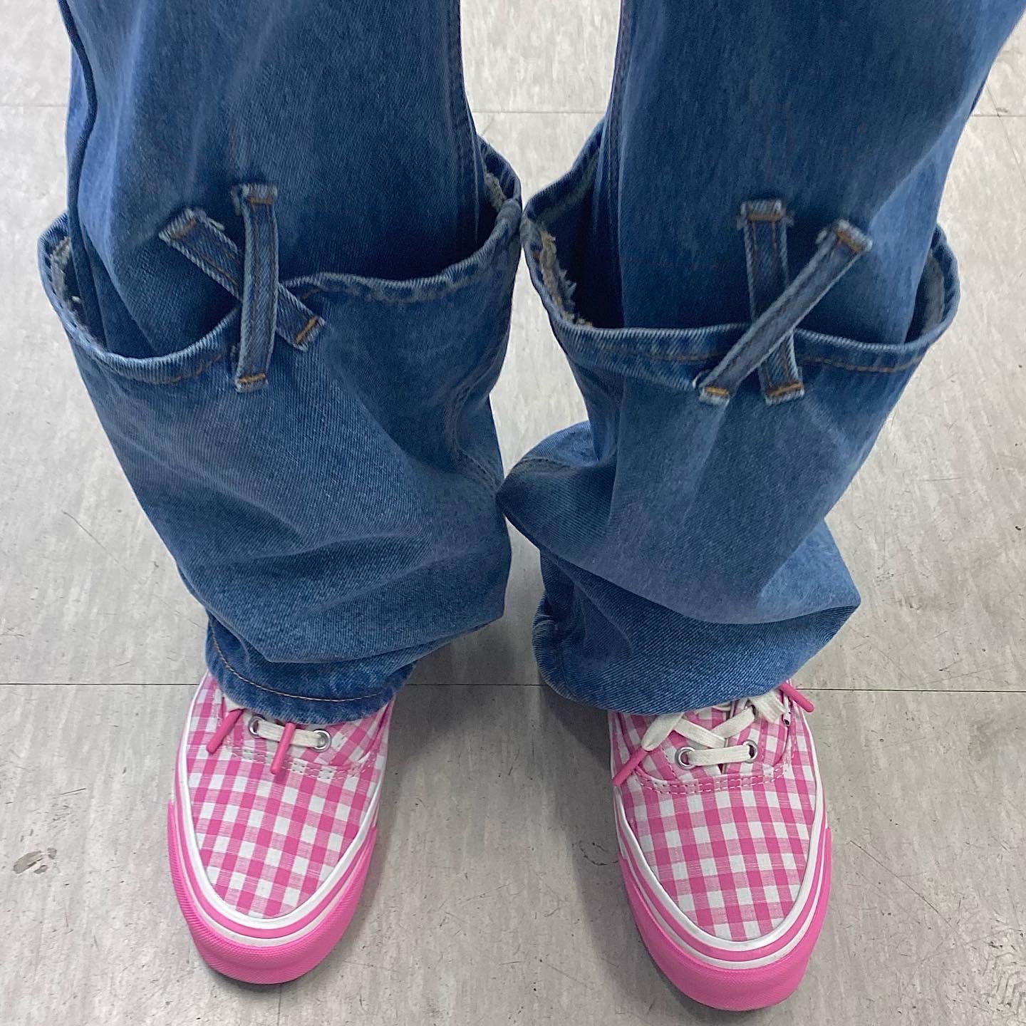 Vans Vault x Comme des Garcons Girl OG Era LX Gingham Check Pink 착용 스타일 - 3