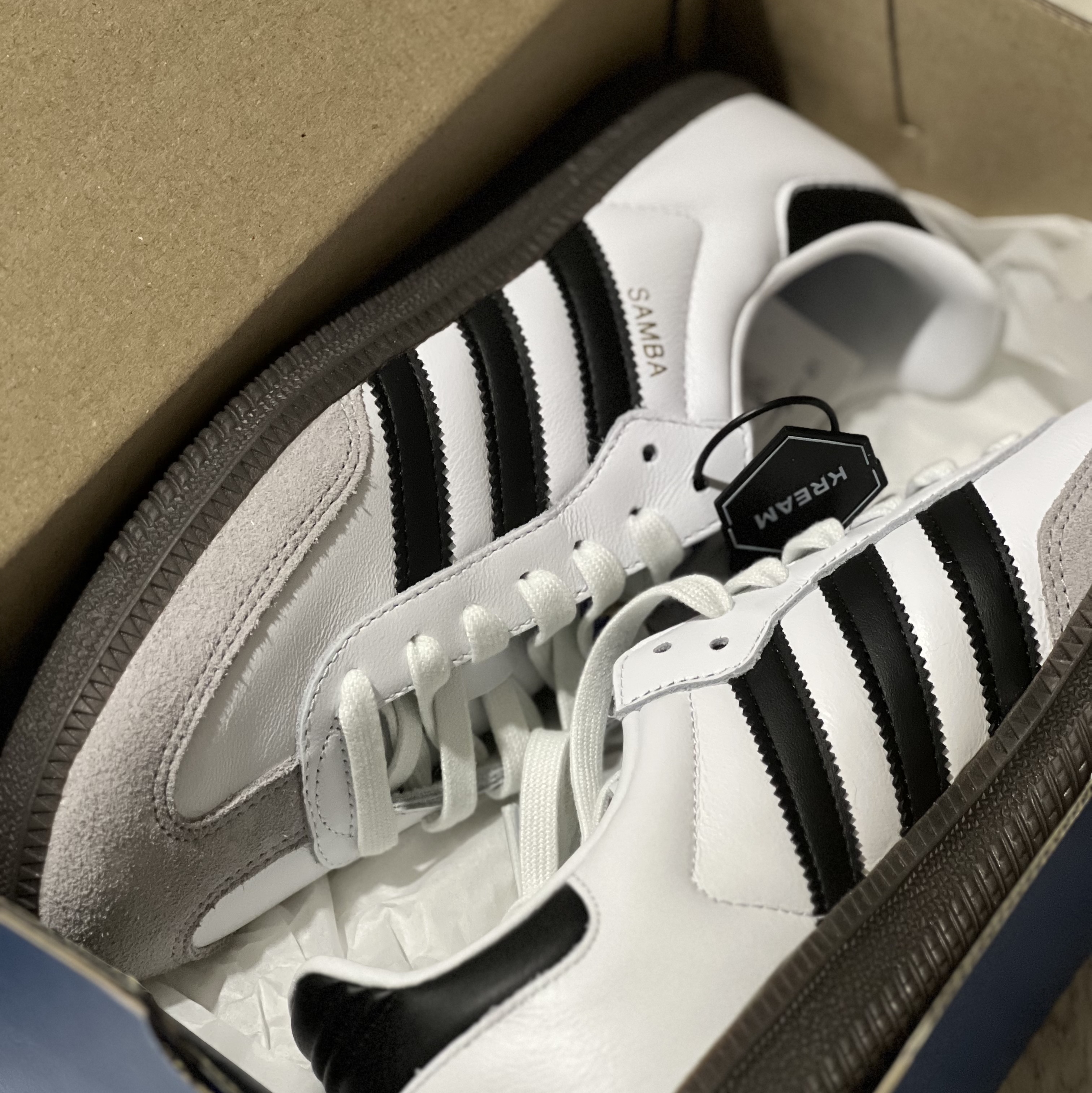 Adidas Samba OG Cloud White 착용 스타일