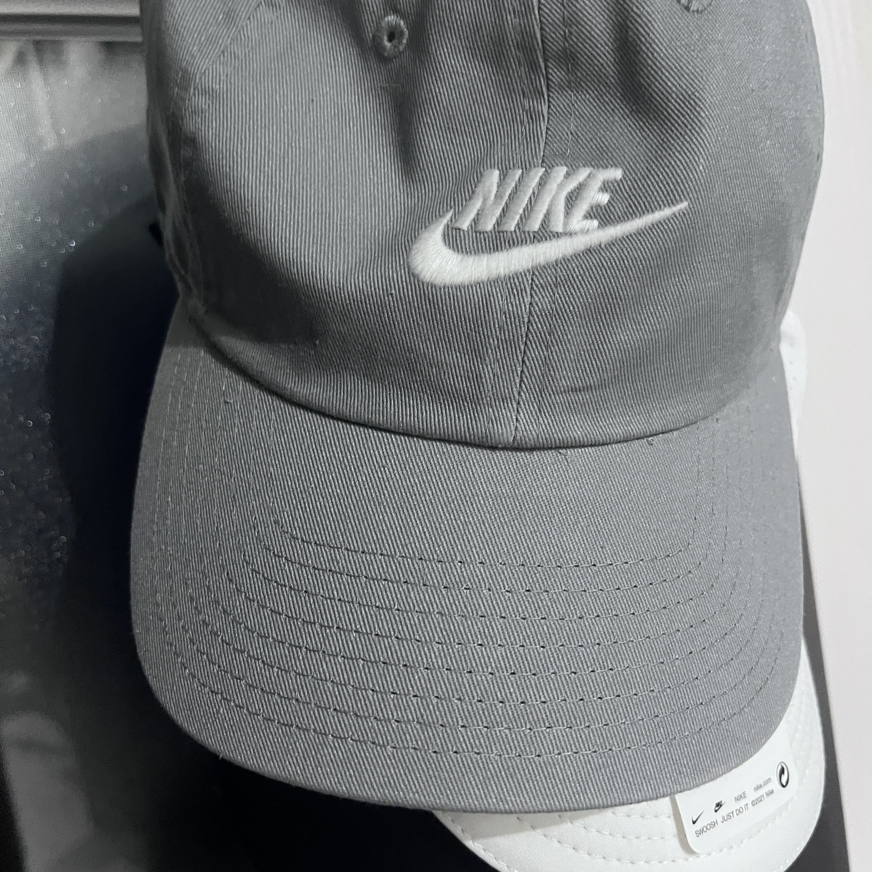 Nike Heritage 86 Futura Washed Cap Particle Grey 착용 스타일