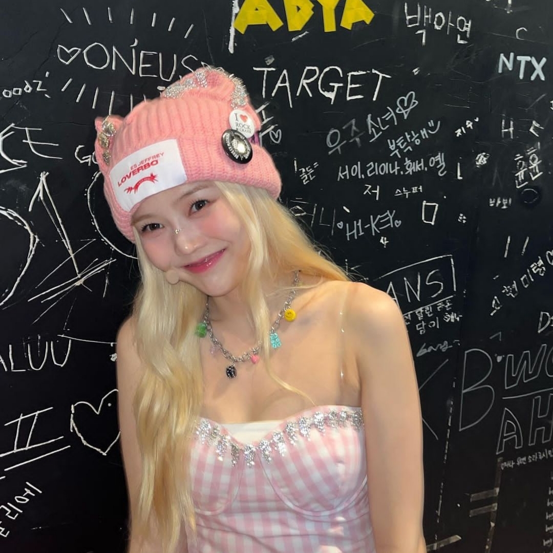 Charles Jeffrey Loverboy Chunky Ears Beanie Pink 착용 스타일