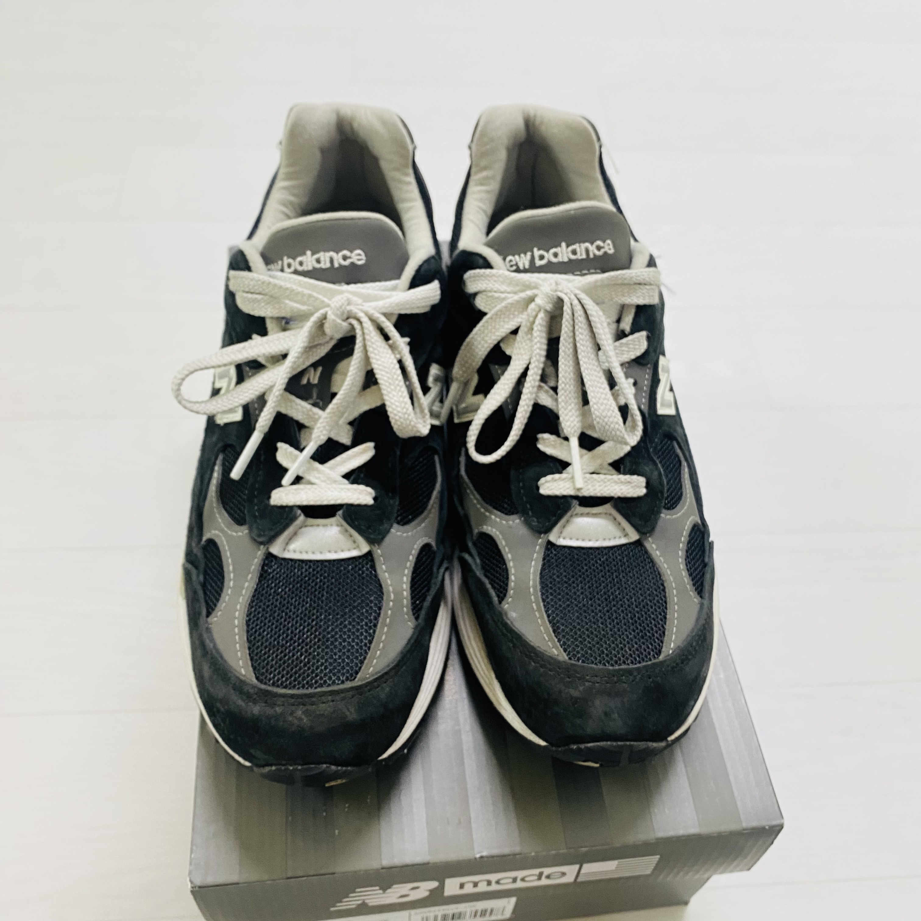 New Balance 992 Made in USA Black Grey 착용 스타일 - 2