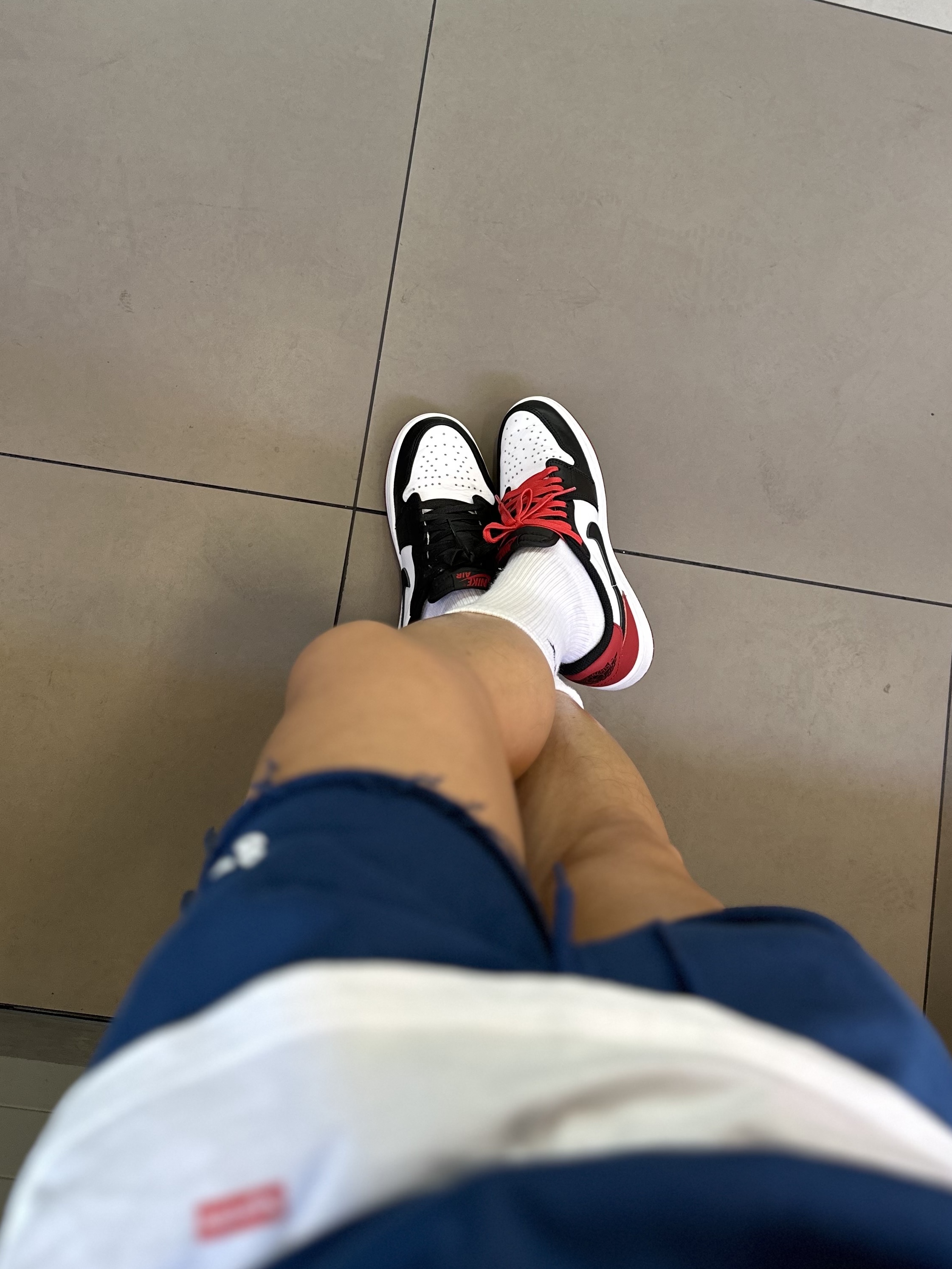 Jordan 1 Retro Low OG Black Toe, IAB Studio Heavy Sweatshorts Navy - 23FW 착용 스타일