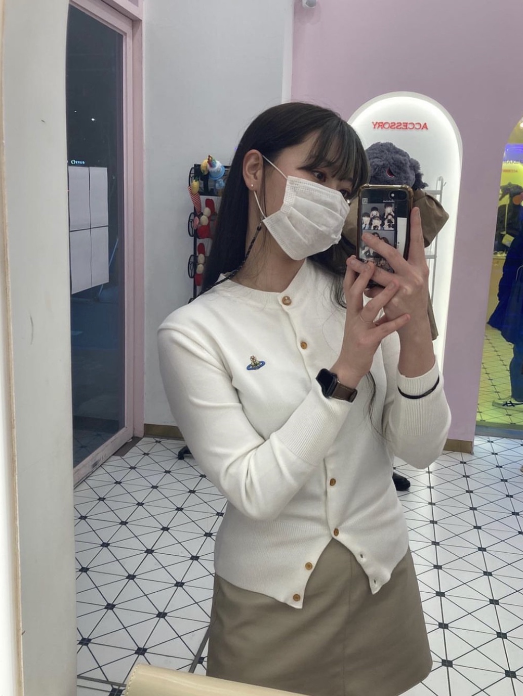 (W) Vivienne Westwood Bea Cardigan White, (W) Vivienne Westwood Bea Cardigan Black 착용 스타일