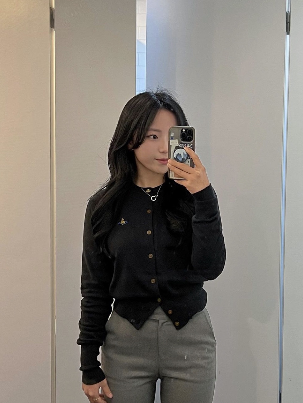 (W) Vivienne Westwood Bea Cardigan Black, (W) Vivienne Westwood Bea Cardigan Red 착용 스타일