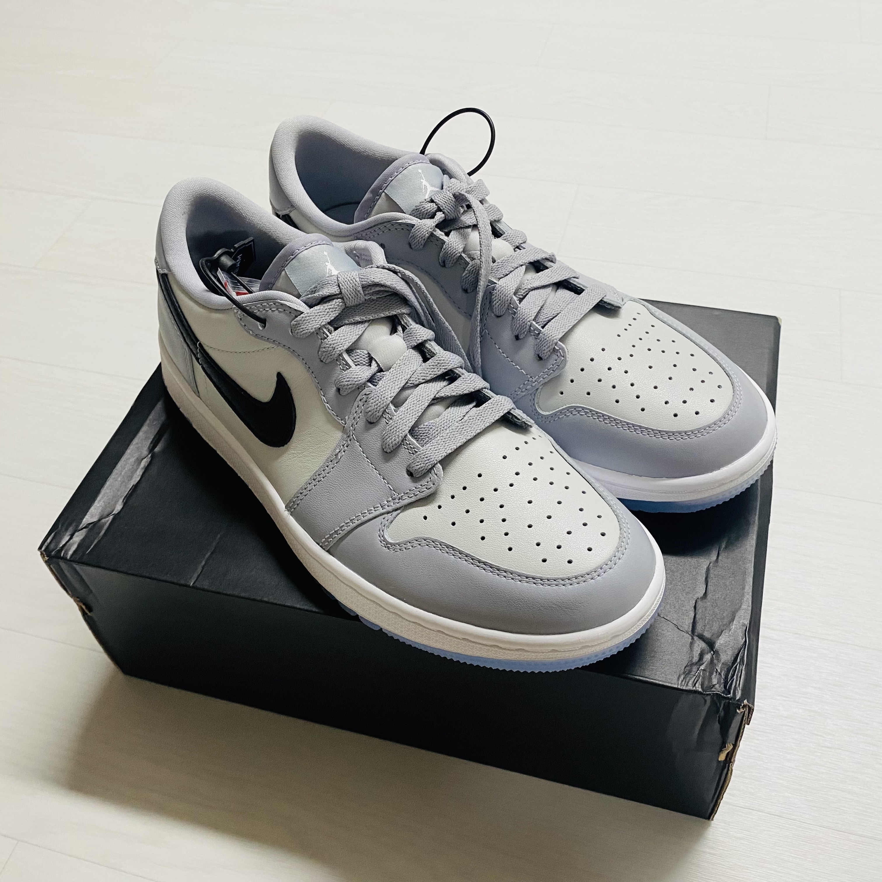 Jordan 1 Low Golf Wolf Grey 착용 스타일 - 1