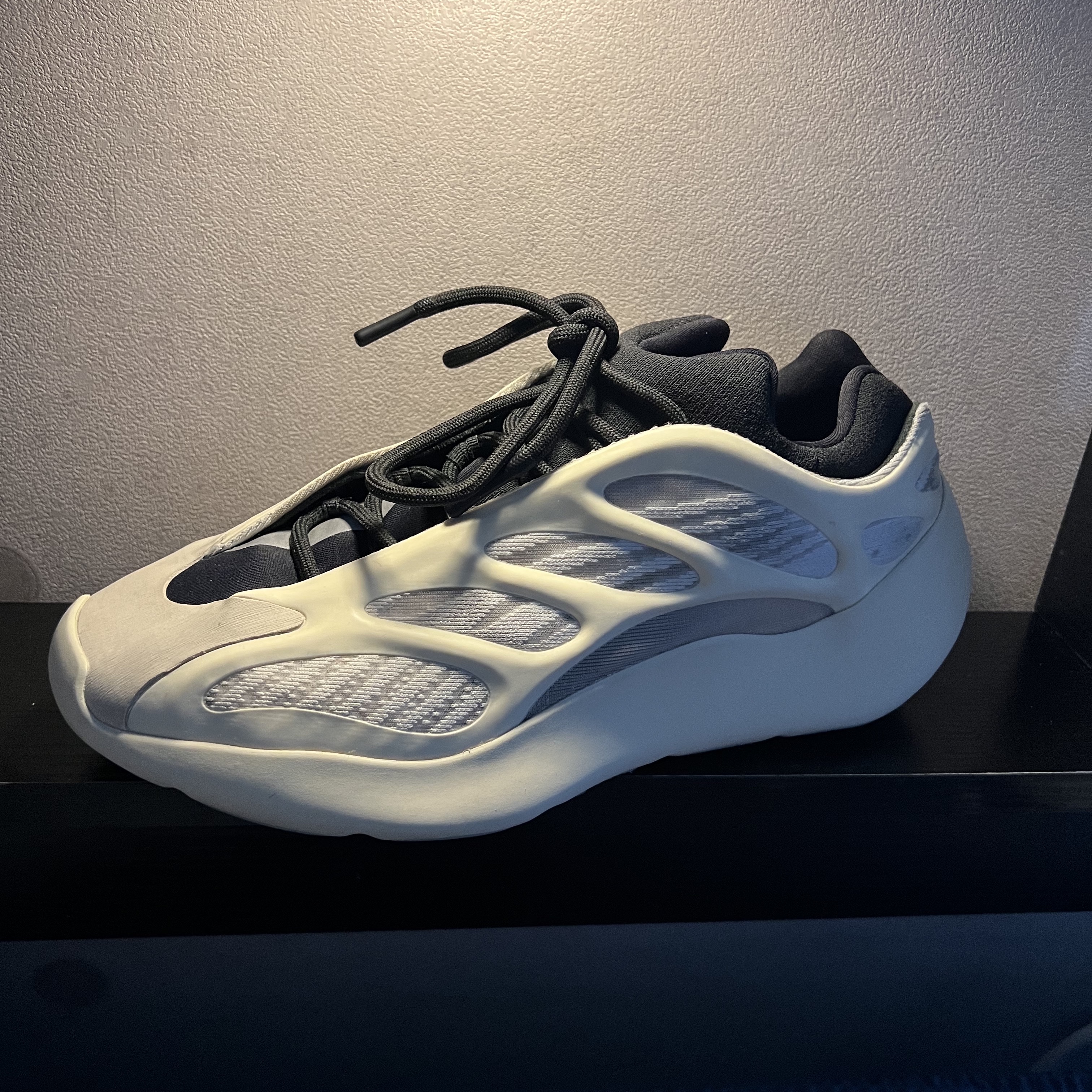 Adidas Yeezy 700 V3 Azael 2022/2023 착용 스타일
