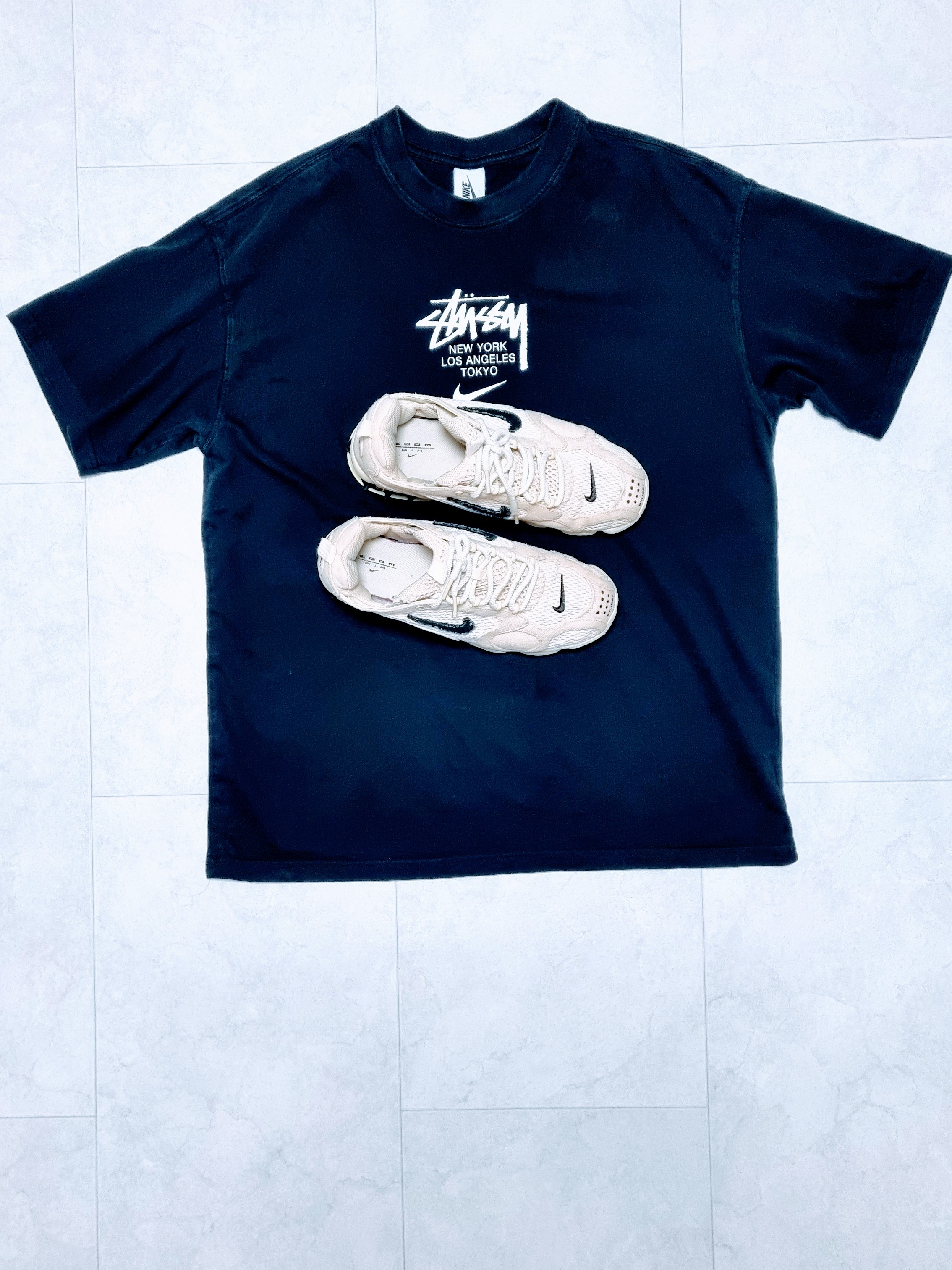Nike x Stussy Air Zoom Spiridon Cage 2 Fossil, Nike x Stussy WT T-Shirt Black - Asia 착용 스타일