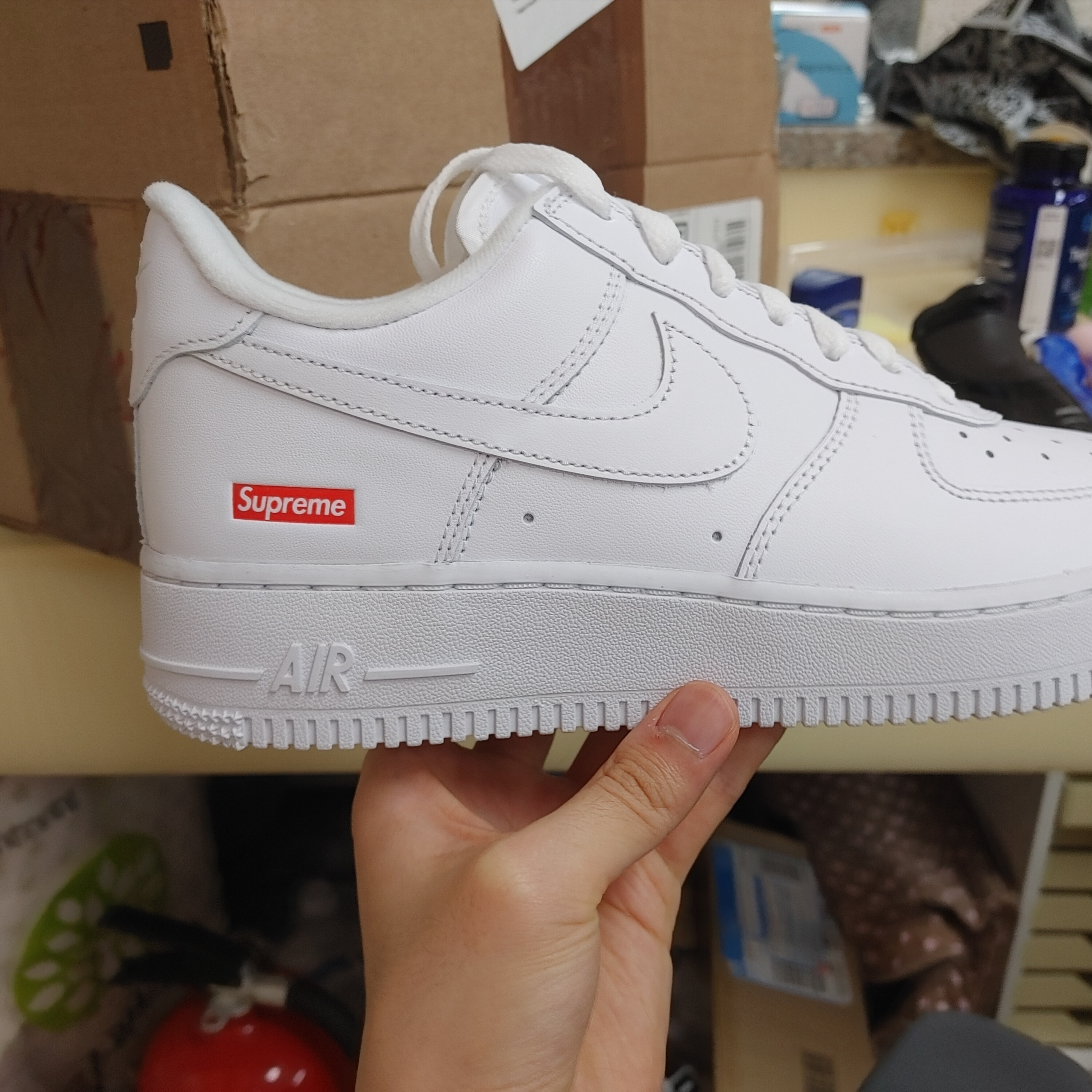 Nike x Supreme Air Force 1 Low White 착용 스타일
